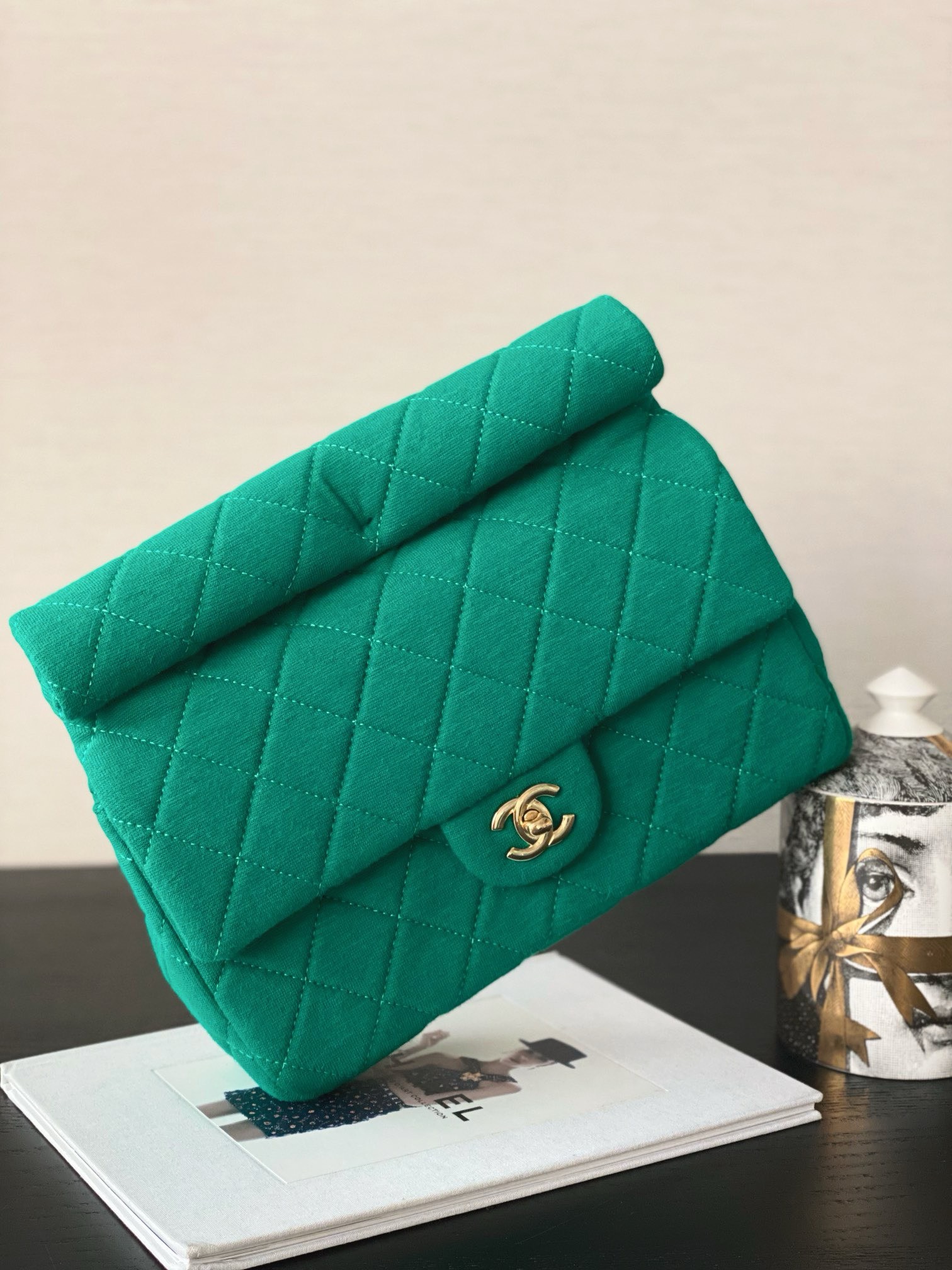 Bagsaaa Ch**el Jersey and metal clutch in green- 24.5x18.5x4.5cm