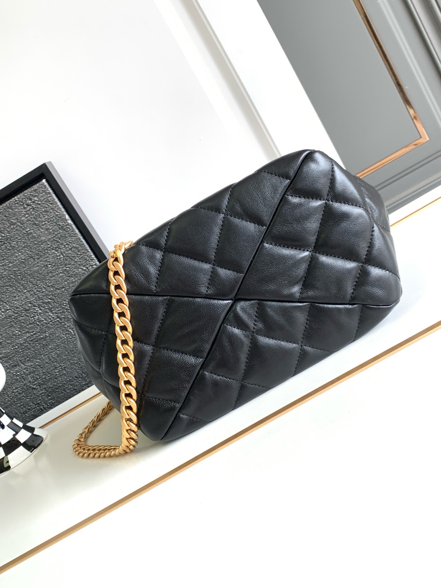 Bagsaaa Ch**el Vintage Tope Handle Black Lambskin Bag - 27x20x10cm