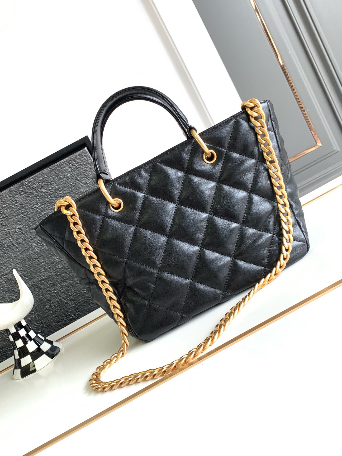 Bagsaaa Ch**el Vintage Tope Handle Black Lambskin Bag - 27x20x10cm