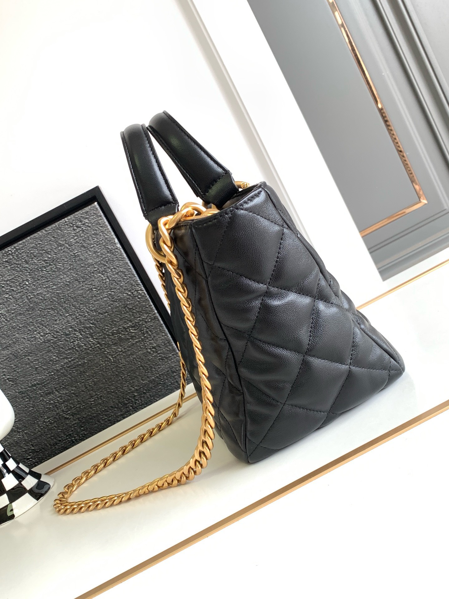 Bagsaaa Ch**el Vintage Tope Handle Black Lambskin Bag - 27x20x10cm