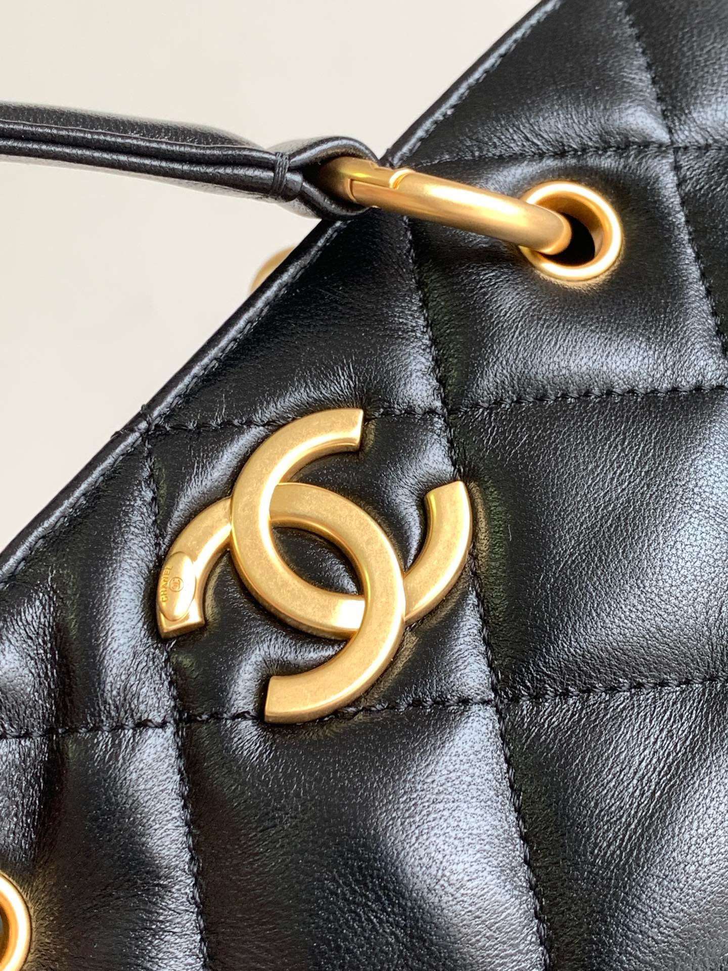 Bagsaaa Ch**el Vintage Tope Handle Black Lambskin Bag - 27x20x10cm
