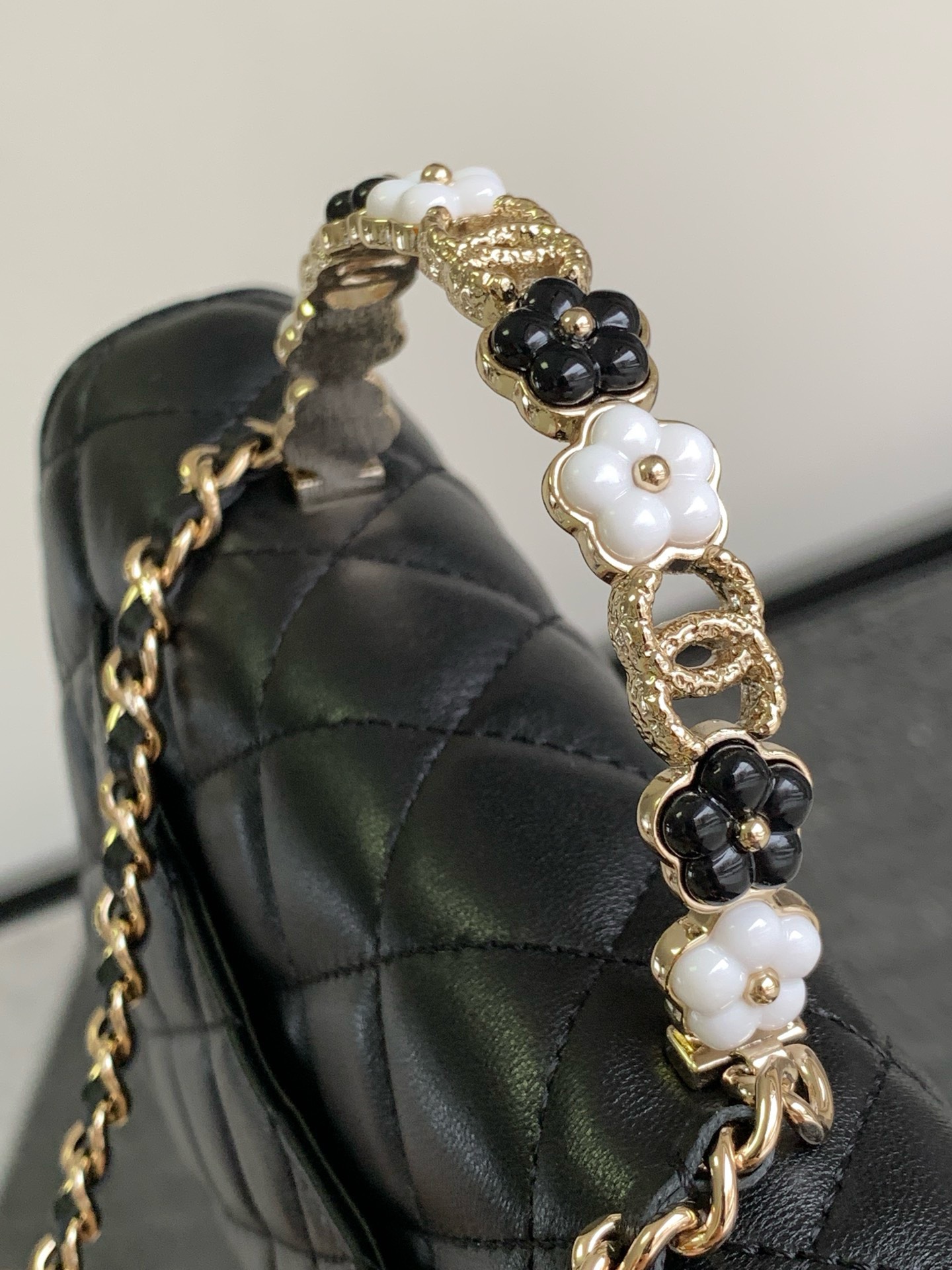 Bagsaaa Ch**el WOC Flower Handle In Black Lambskin - 19cm