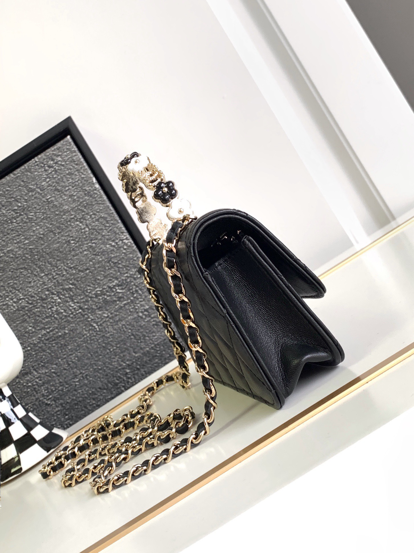 Bagsaaa Ch**el WOC Flower Handle In Black Lambskin - 19cm 02