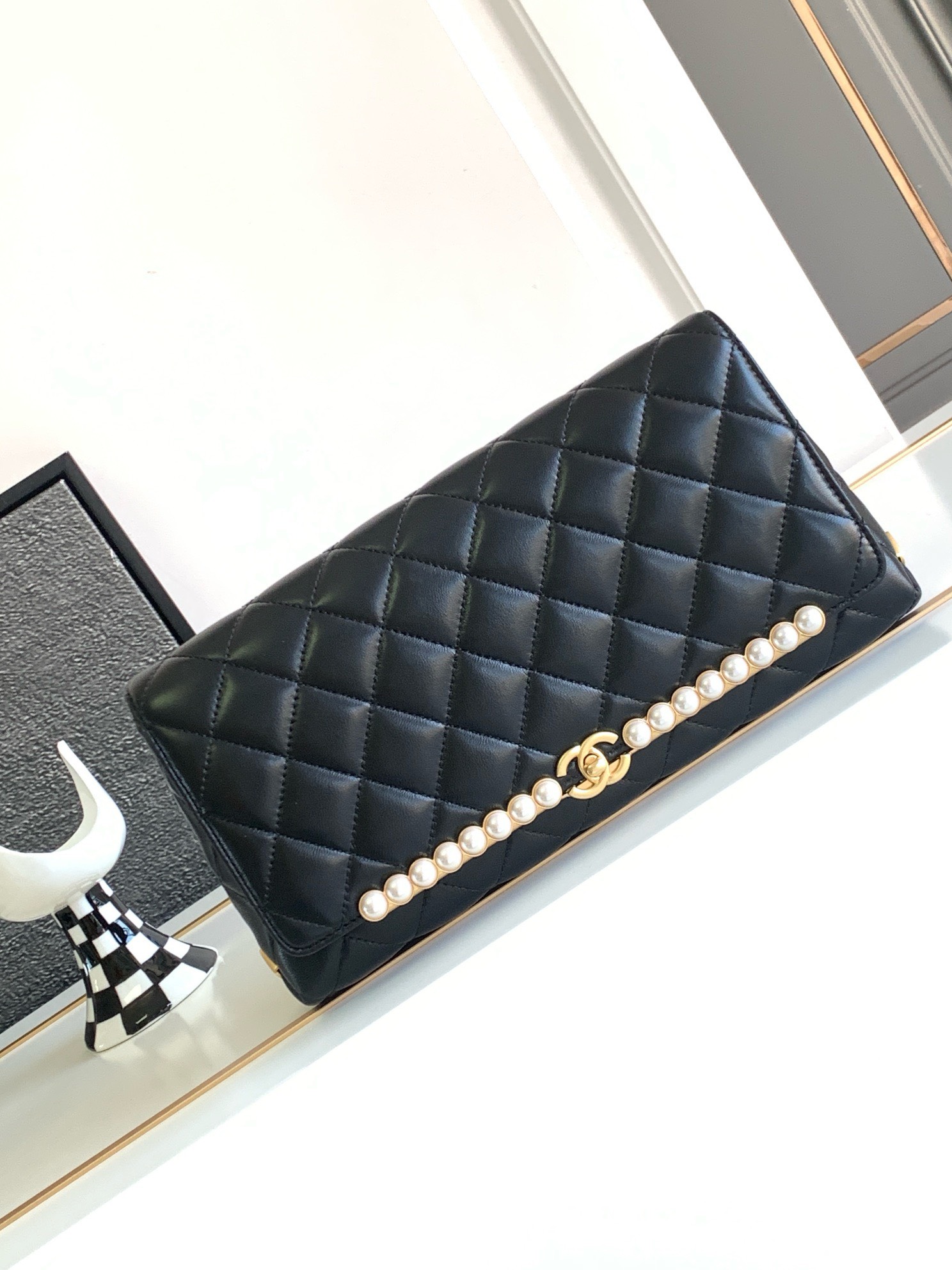 Bagsaaa Ch**el Clutch Black Lambskin Imitation Pearls AS4455 - 15 × 30 × 4 cm