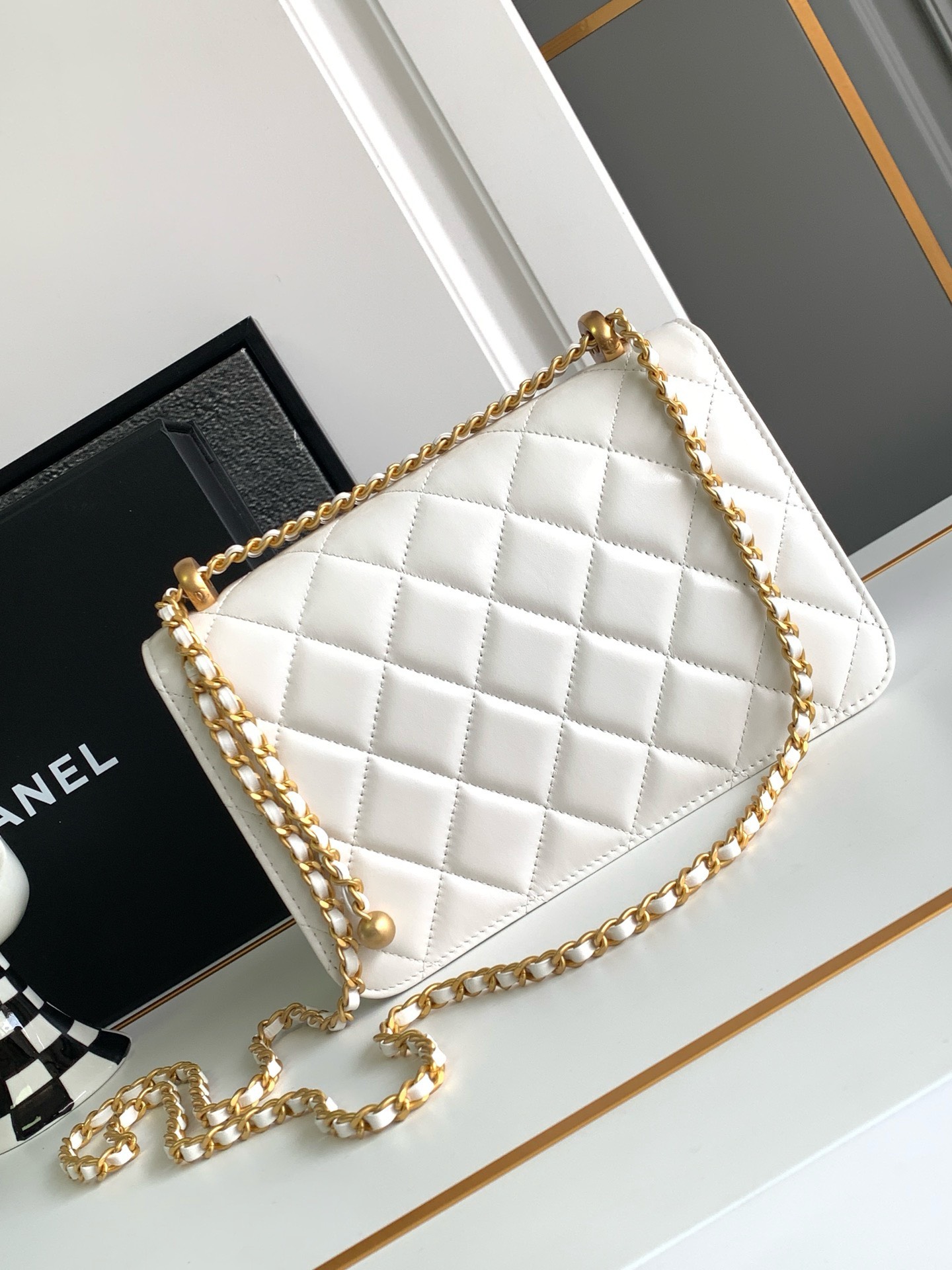 Bagsaaa Ch**el WOC In White Lambskin Bag - 22cm