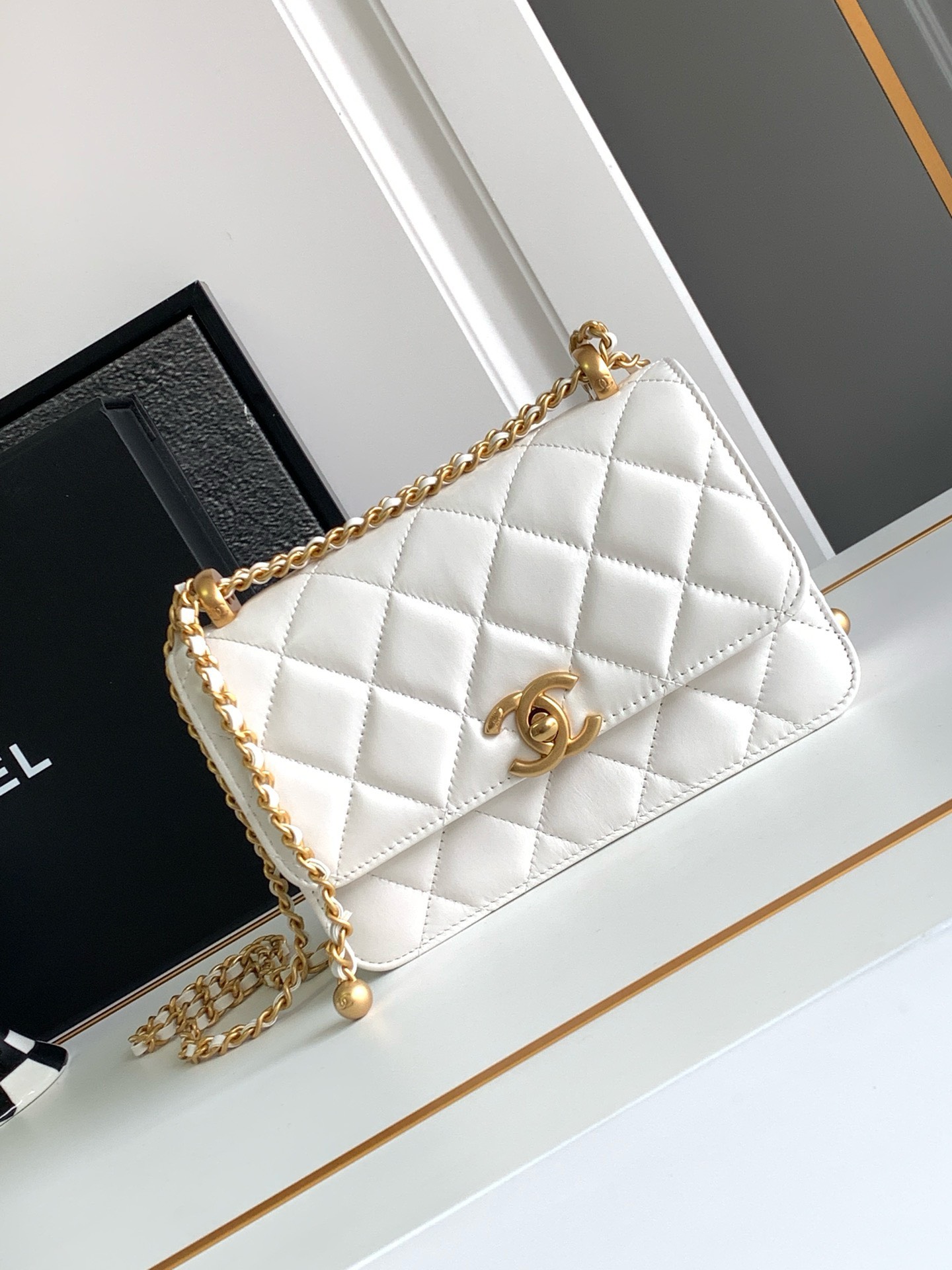 Bagsaaa Ch**el WOC In White Lambskin Bag - 19cm