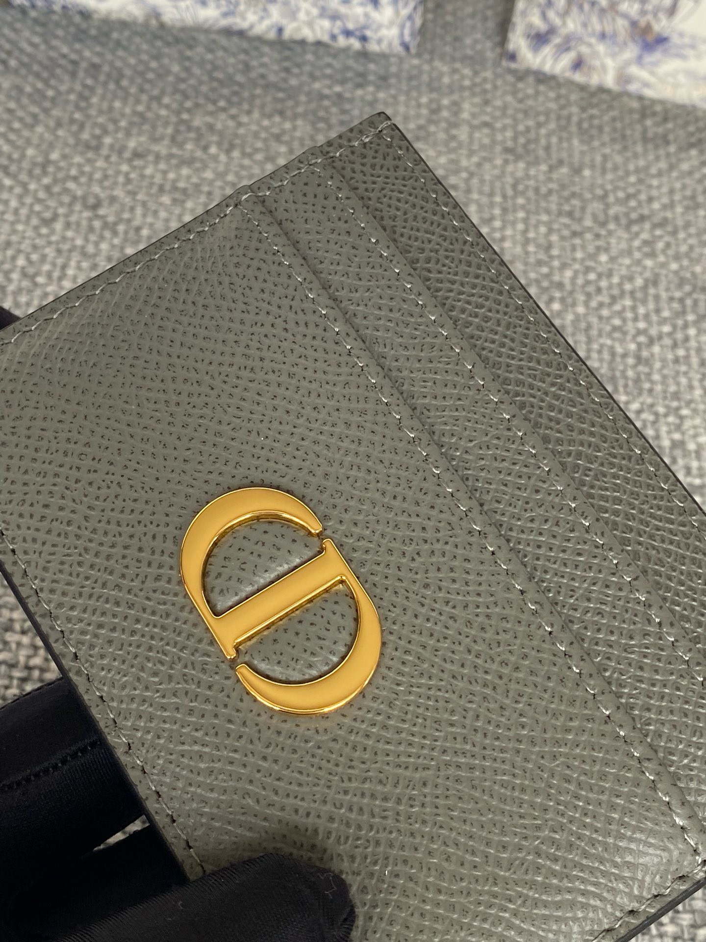 Bagsaaa D10r 30 Montaigne Five-Slot Card Holder Grey Grained Calfskin