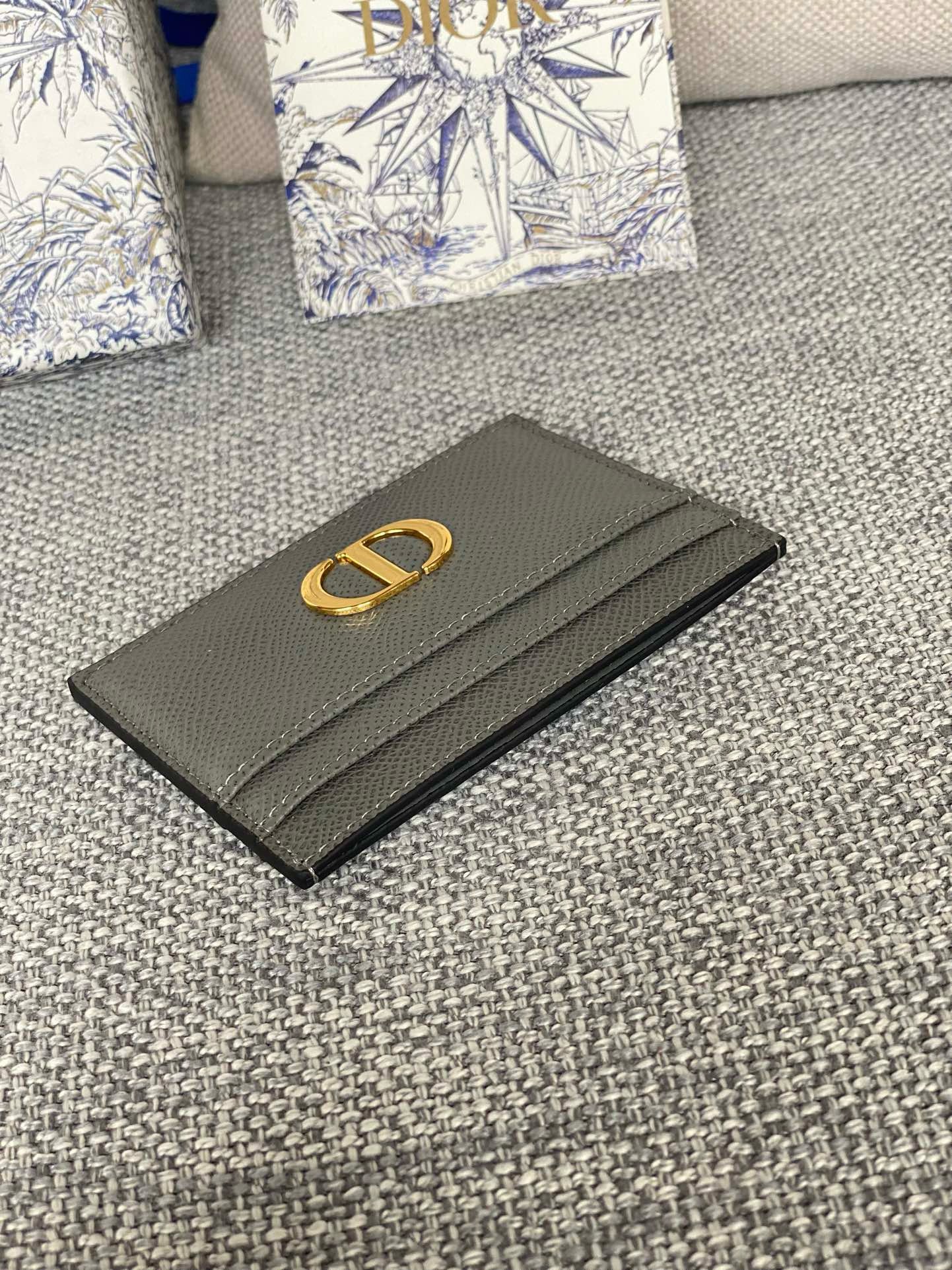 Bagsaaa D10r 30 Montaigne Five-Slot Card Holder Grey Grained Calfskin