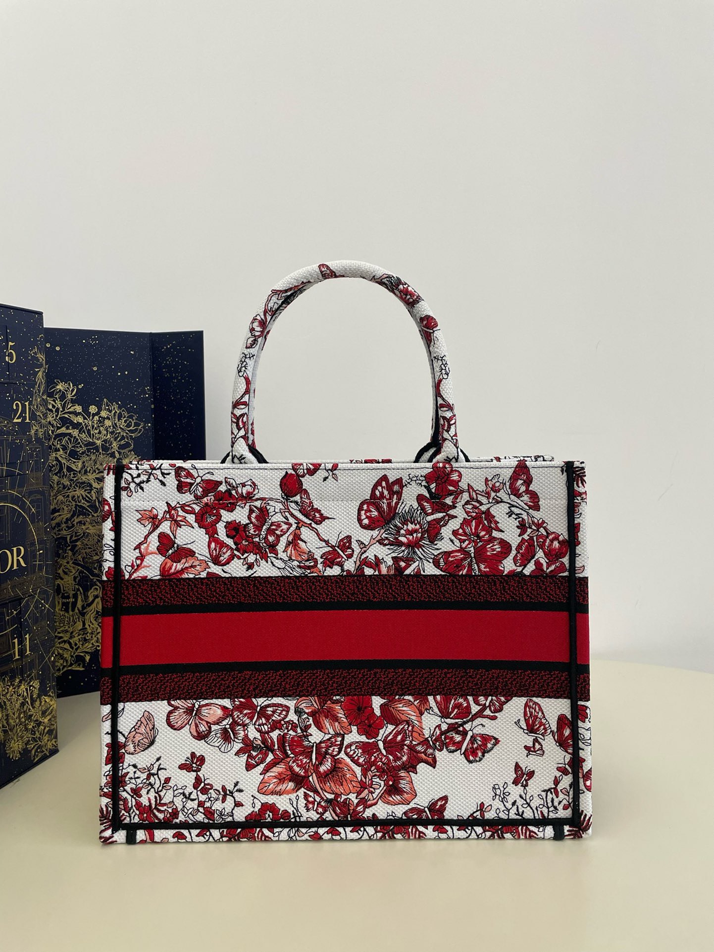 Bagsaaa D10r Lady Small Book Tote Red Butterfly Around The World Embroidery - 26x8x22cm