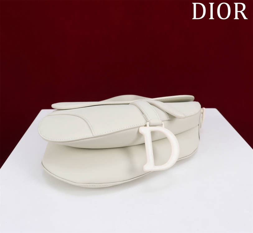 Bagsaaa D10r Saddle Medium All White With Strap - 25.5x20x6.5cm