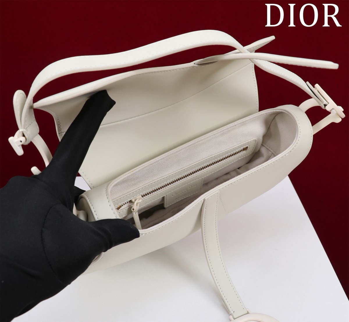 Bagsaaa D10r Saddle Medium All White With Strap - 25.5x20x6.5cm