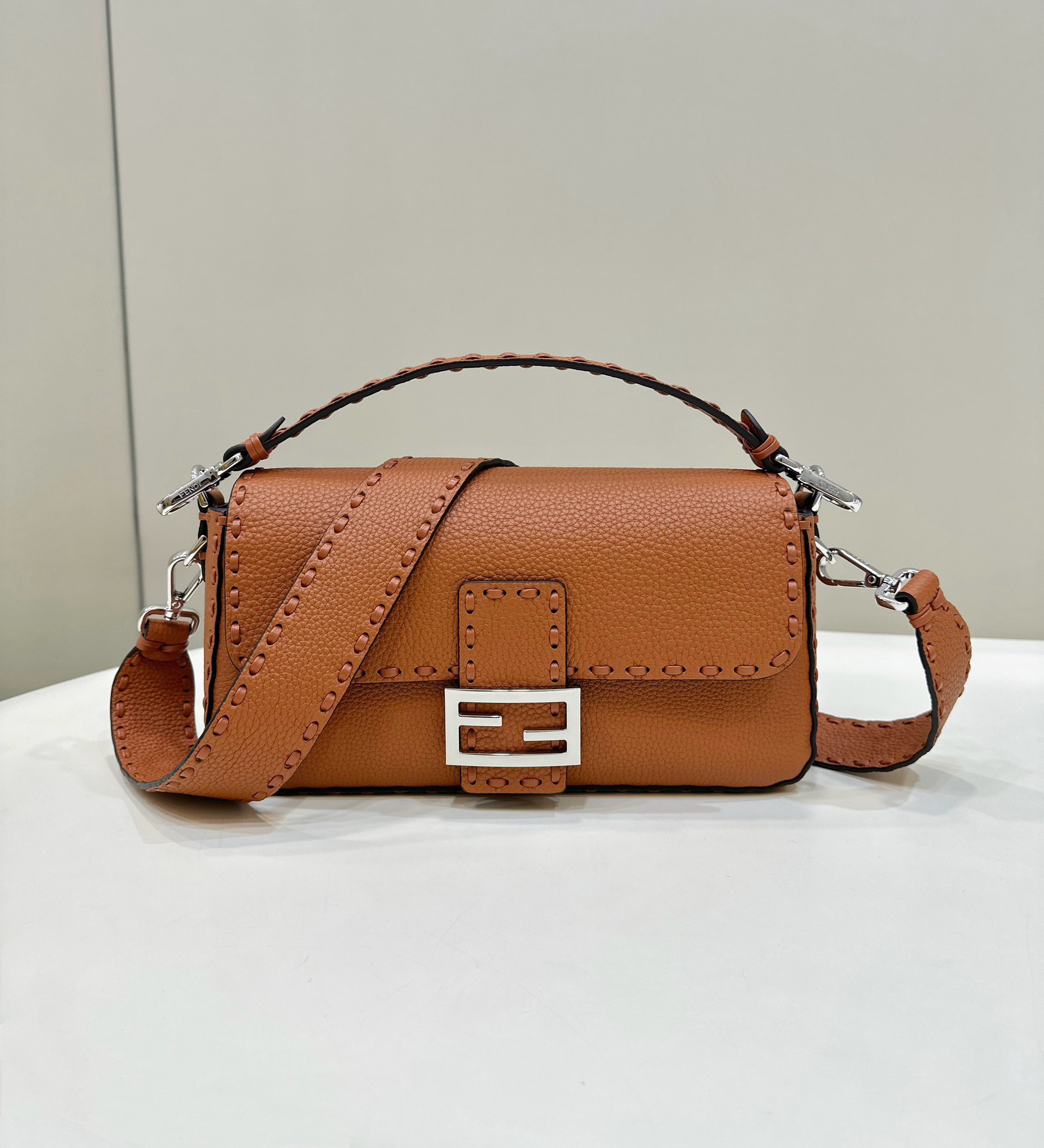 Bagsaaa F**di Baguette Brown Selleria bag with oversize topstitching - 28x6.5x15cm