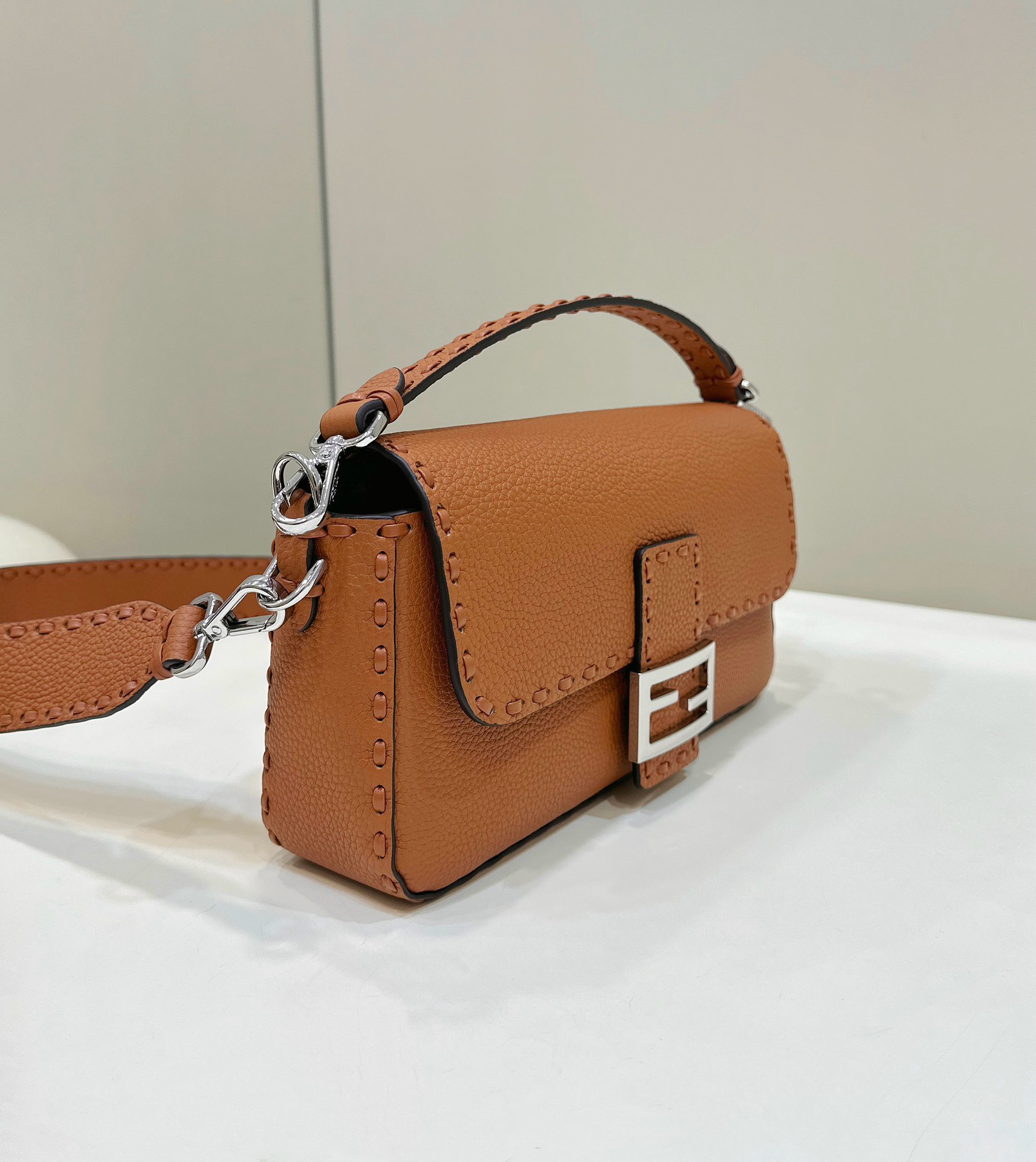 Bagsaaa F**di Baguette Brown Selleria bag with oversize topstitching - 28x6.5x15cm