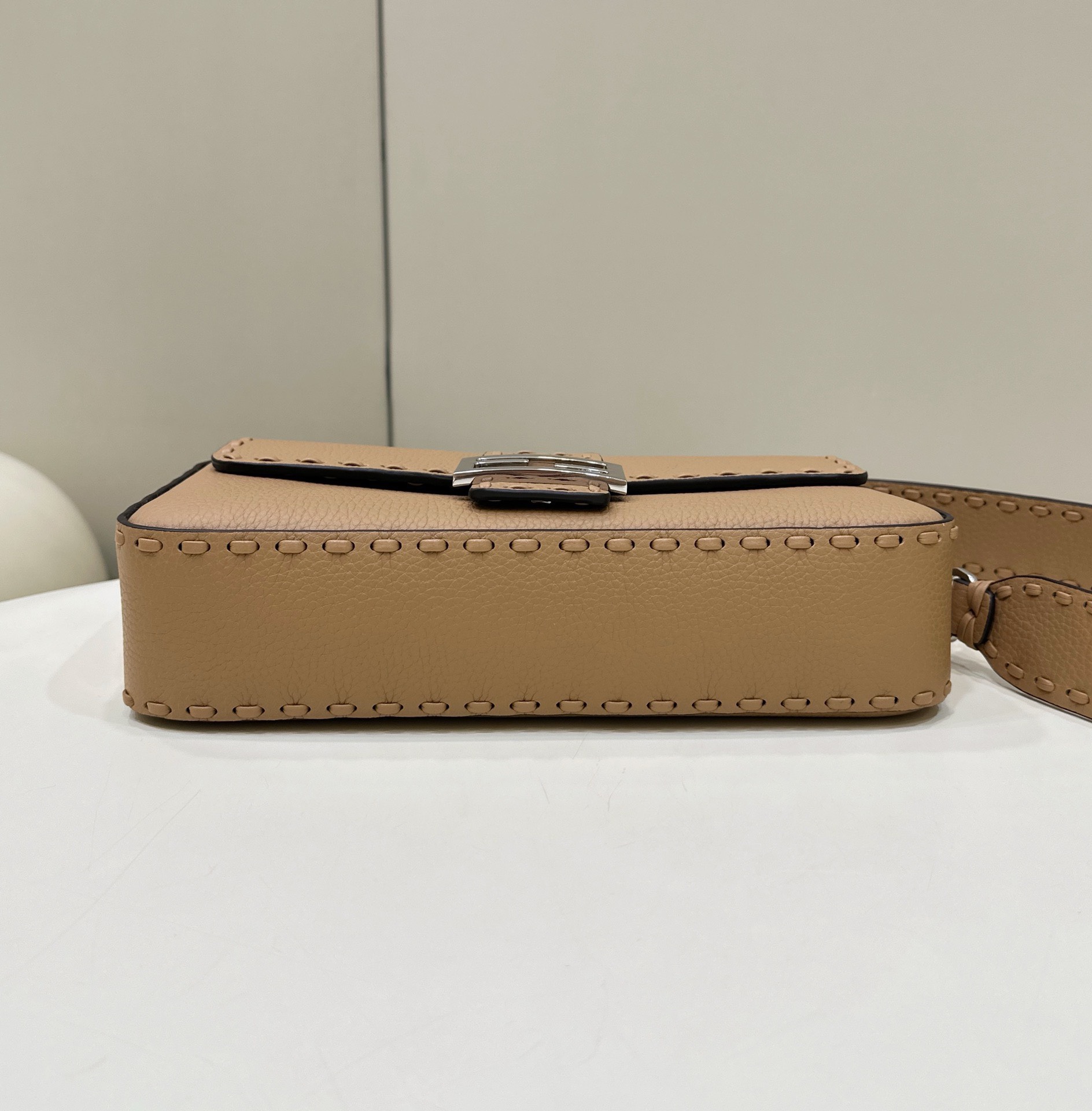 Bagsaaa F**di Baguette Beige Selleria bag with oversize topstitching - 28x6.5x15cm