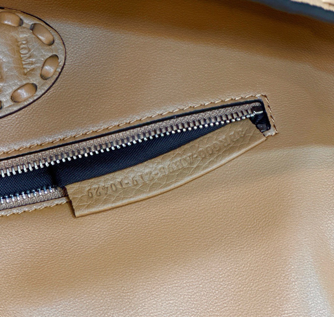 Bagsaaa F**di Baguette Beige Selleria bag with oversize topstitching - 28x6.5x15cm