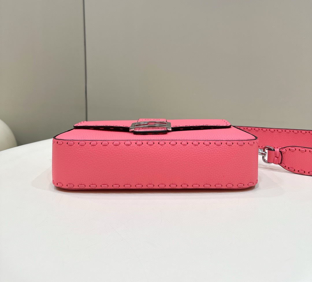 Bagsaaa F**di Baguette Pink Selleria bag with oversize topstitching - 28x6.5x15cm