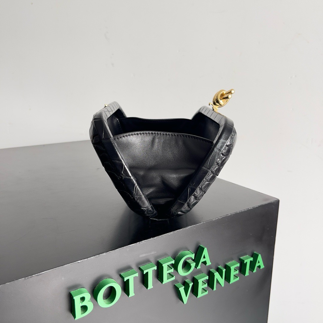 Bagsaa B0tt*ga Ven*ta Knot Crocodile Black - 20x12x5.5cm