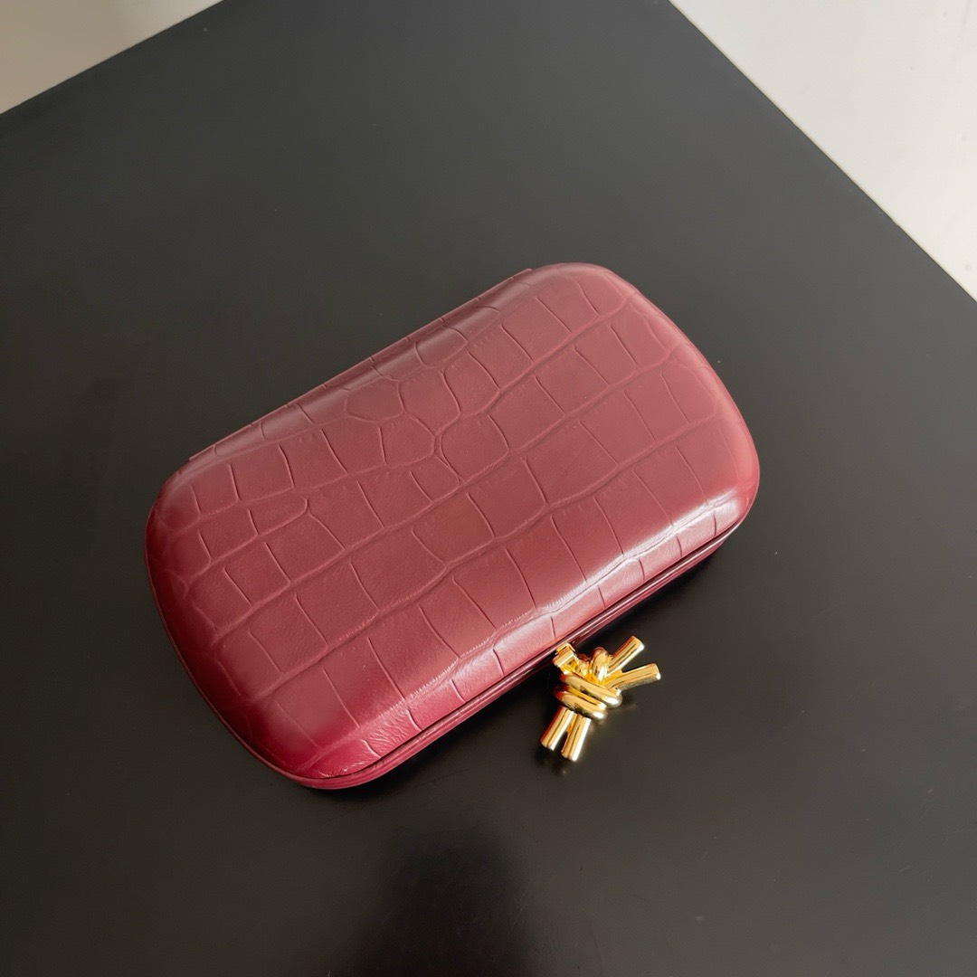 Bagsaa B0tt*ga Ven*ta Knot Crocodile Burgundy - 20x12x5.5cm