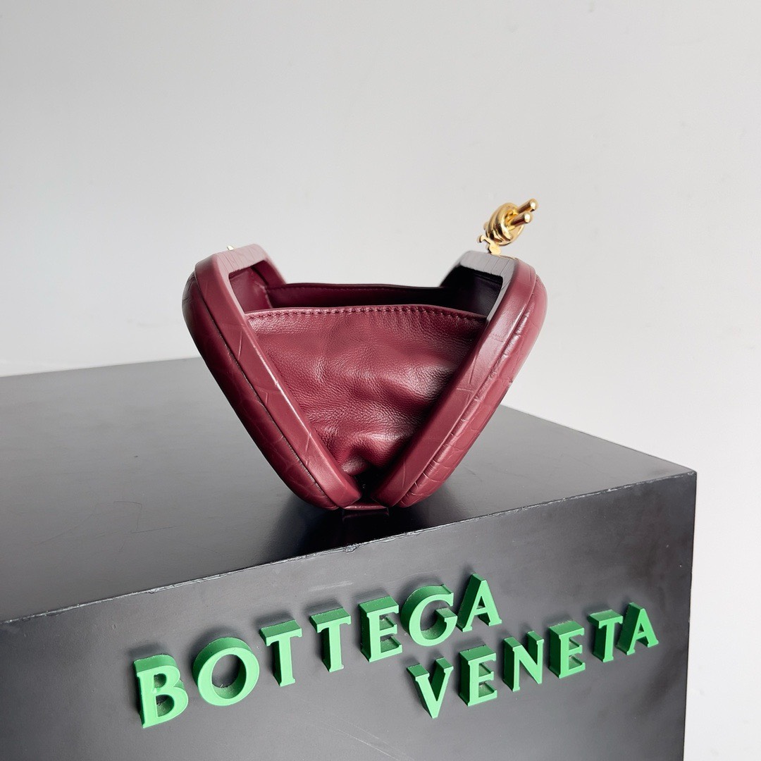 Bagsaa B0tt*ga Ven*ta Knot Crocodile Burgundy - 20x12x5.5cm
