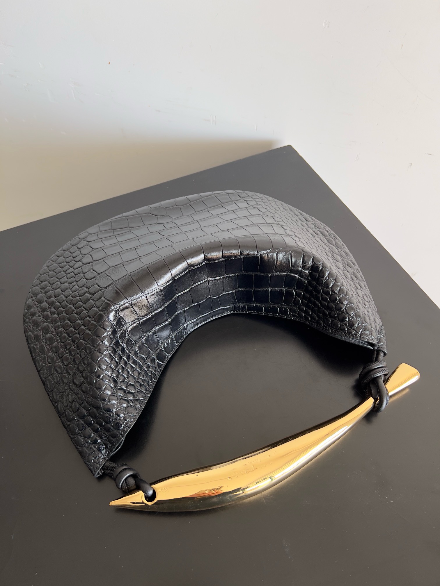 Bagsaaa B0tt*ga Ven*ta Sardine Black Crocodile top handle bag- 36x24x3cm