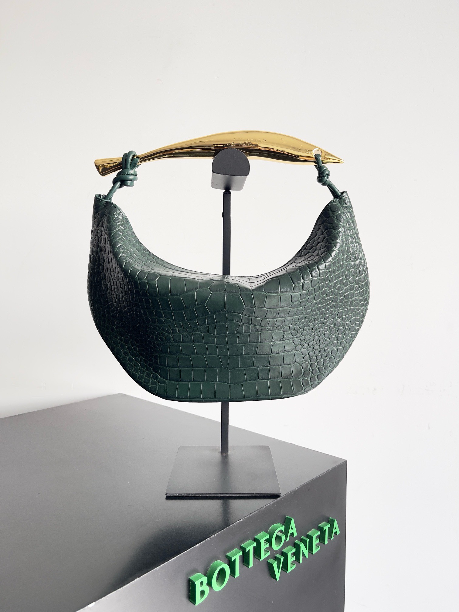Bagsaaa B0tt*ga Ven*ta Sardine Green Crocodile top handle bag - 36x24x3cm