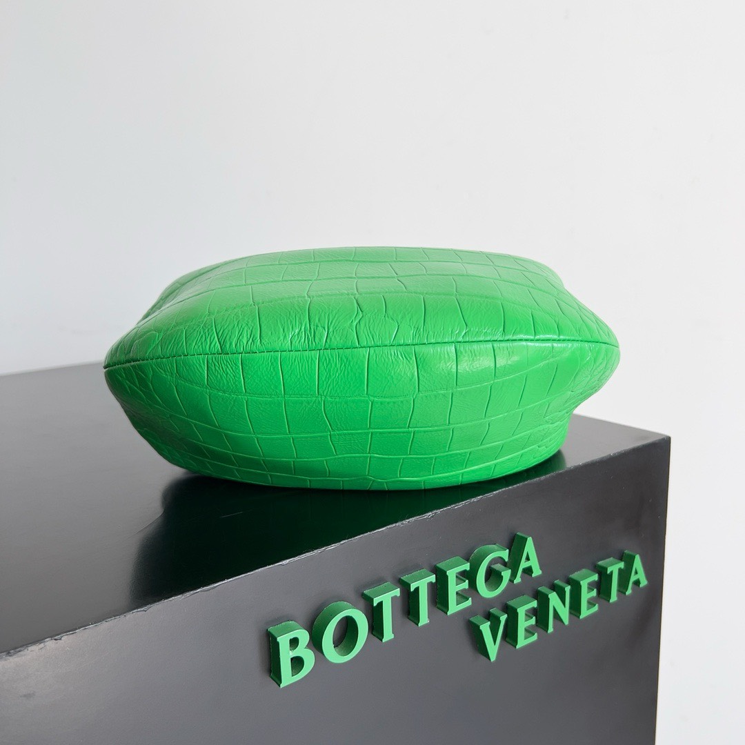 Bagsaaa B0tt*ga Ven*ta Small Jodie Crocodile Green Bag - 23x15x5cm