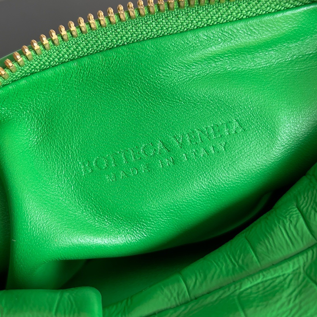 Bagsaaa B0tt*ga Ven*ta Small Jodie Crocodile Green Bag - 23x15x5cm
