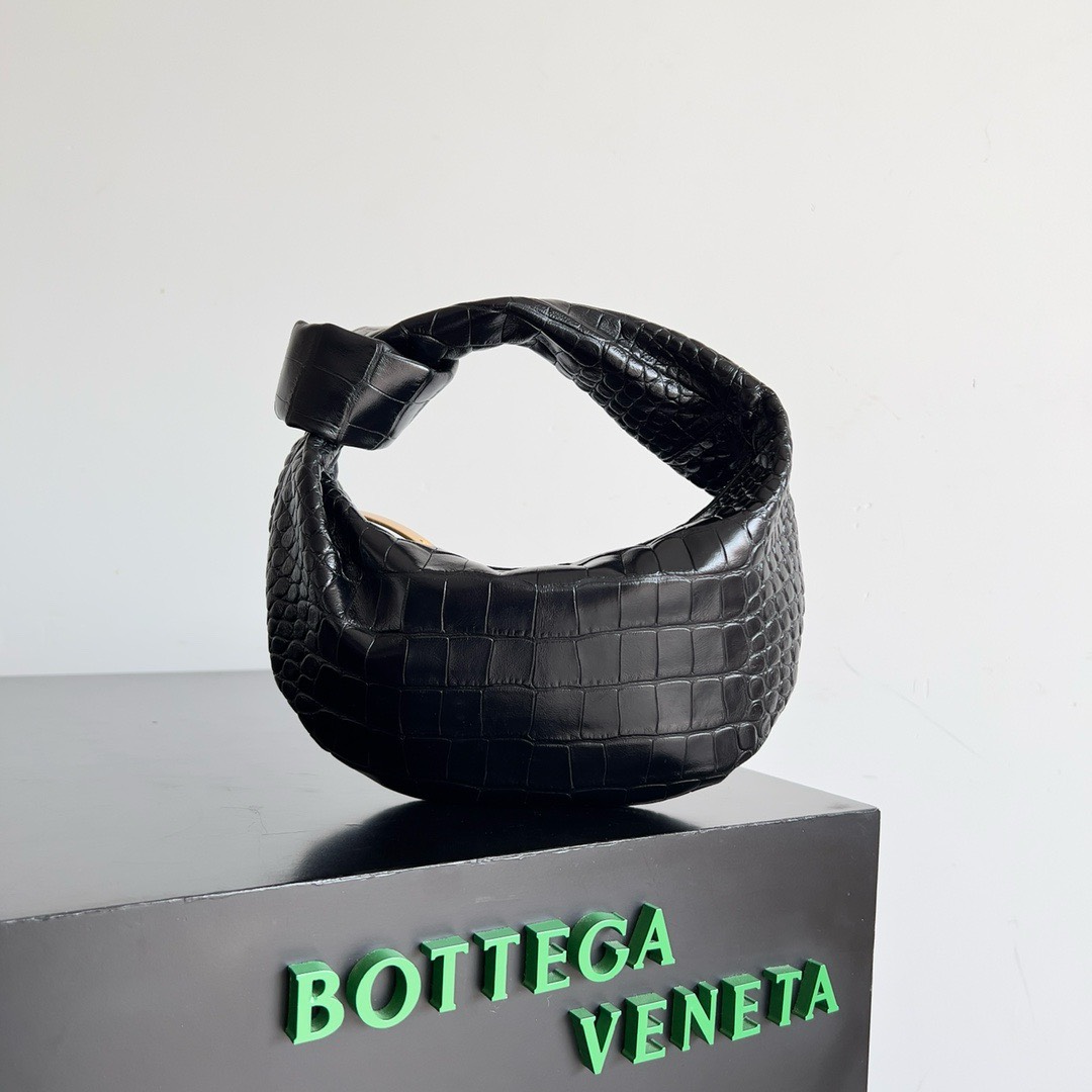 Bagsaaa B0tt*ga Ven*ta Small Jodie Crocodile Black Bag - 23x15x5cm