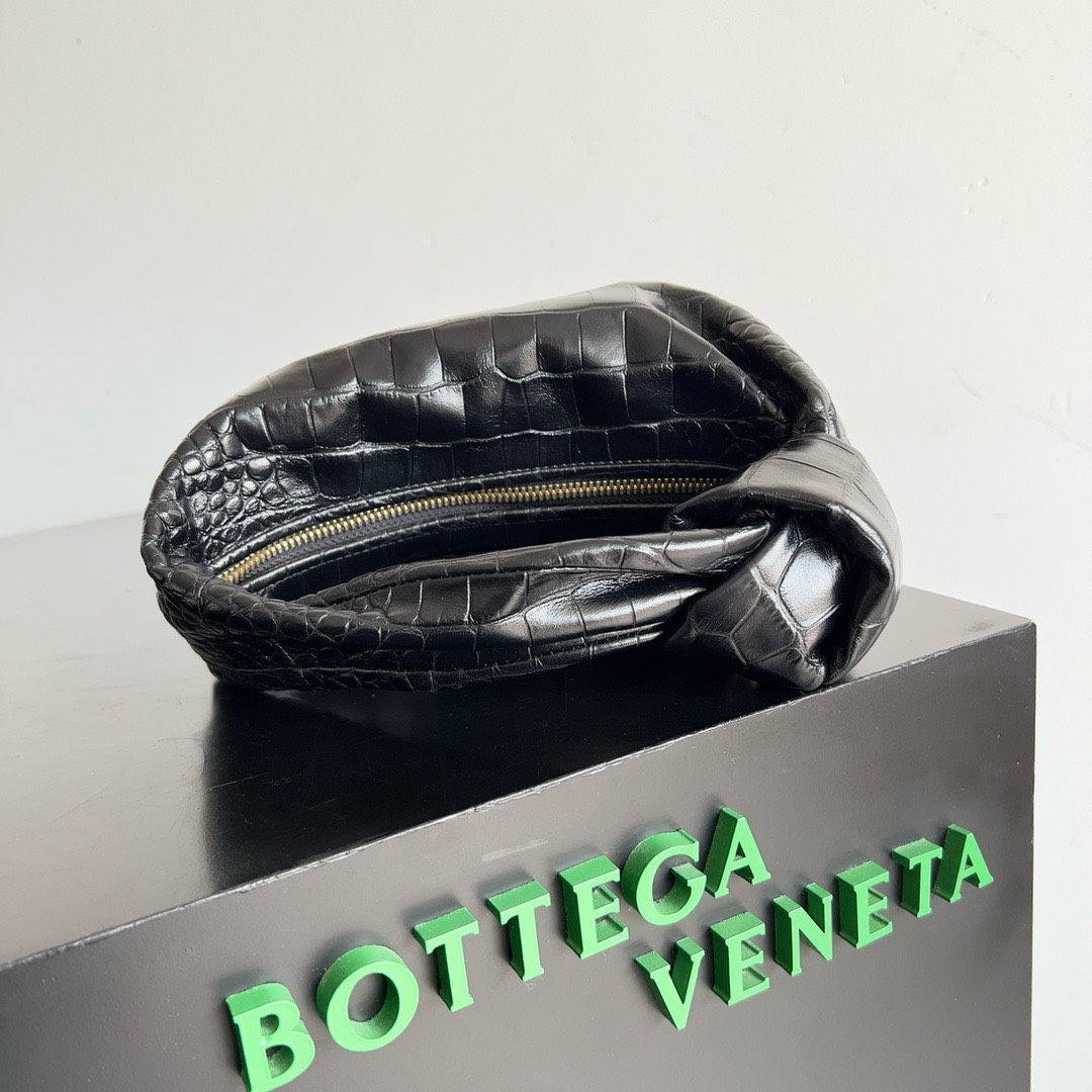 Bagsaaa B0tt*ga Ven*ta Small Jodie Crocodile Black Bag - 23x15x5cm