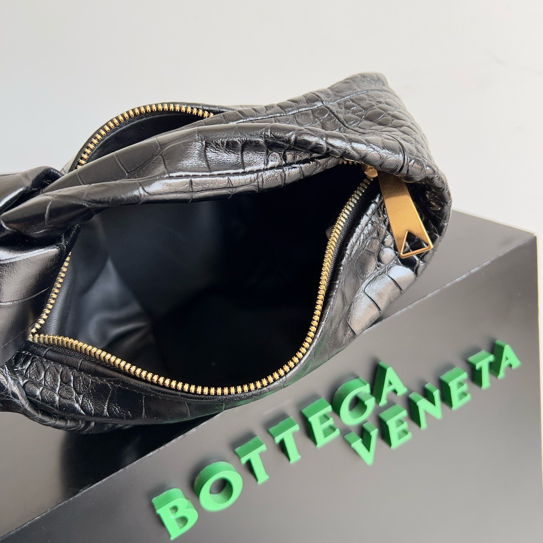 Bagsaaa B0tt*ga Ven*ta Small Jodie Crocodile Black Bag - 23x15x5cm