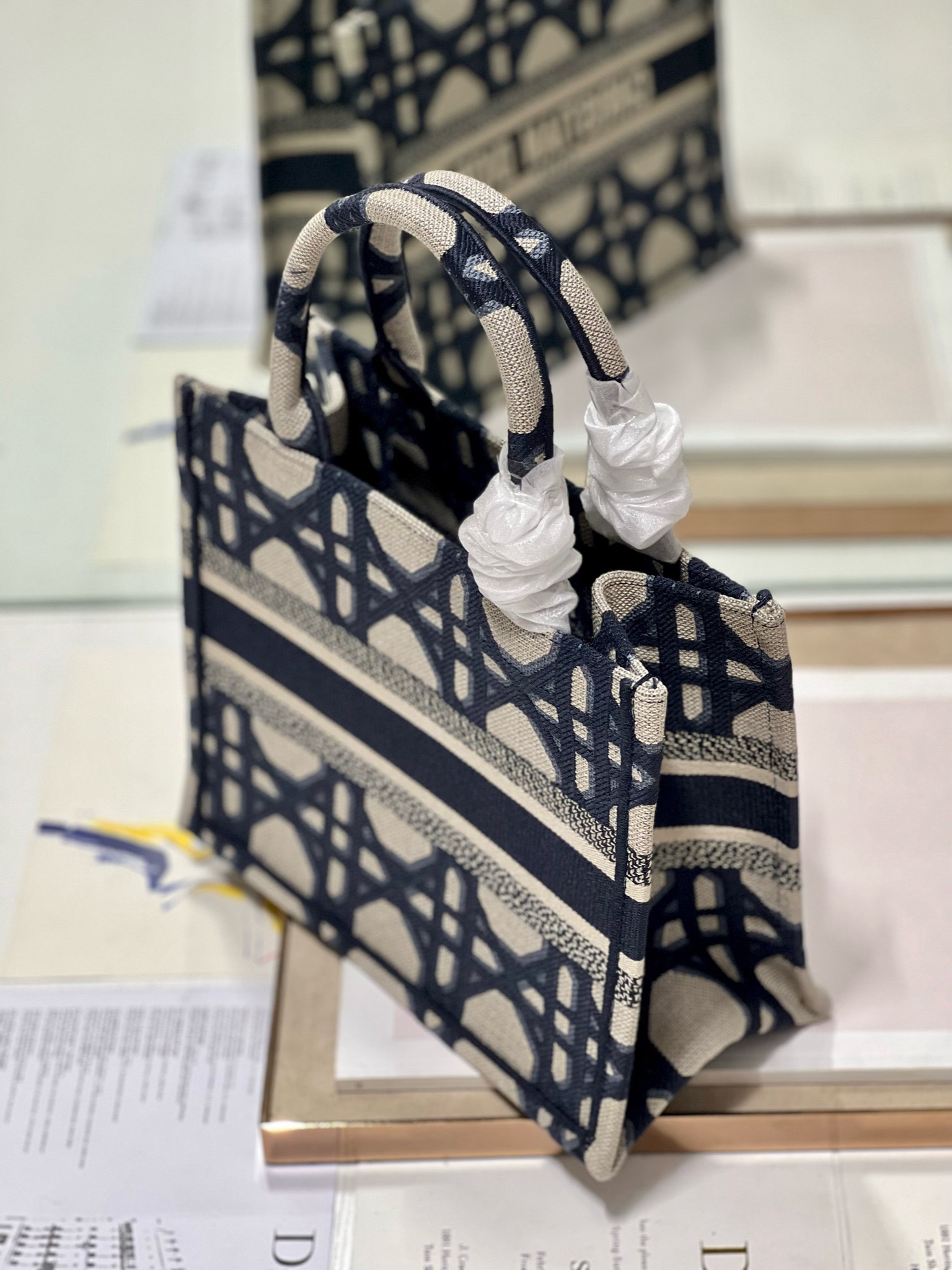 Bagsaaa D10r MediumBook Tote Blue Macrocannage Embroidery