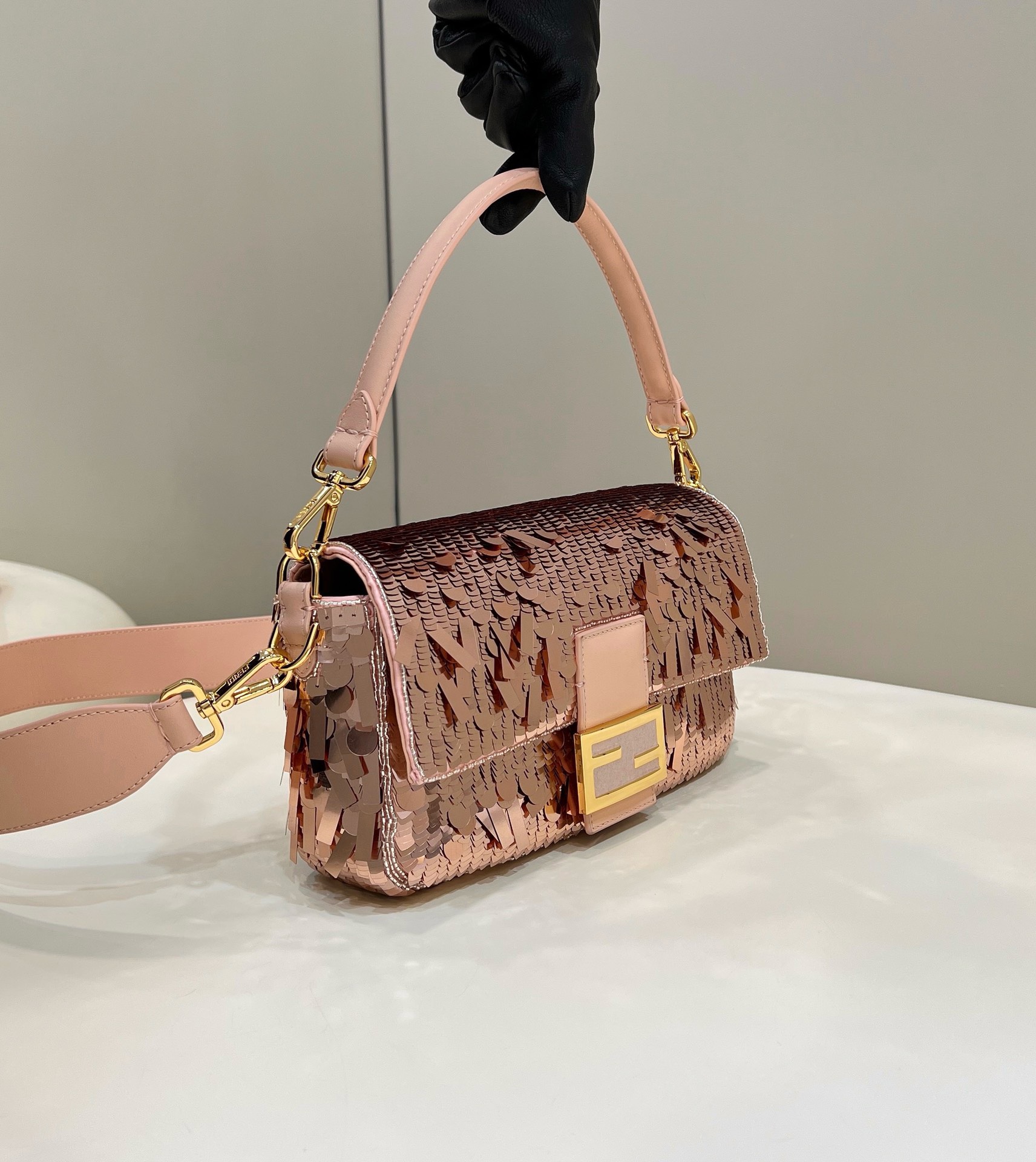 Bagsaaa F**di Baguette Pink sequin and leather bag - 27x15x6cm
