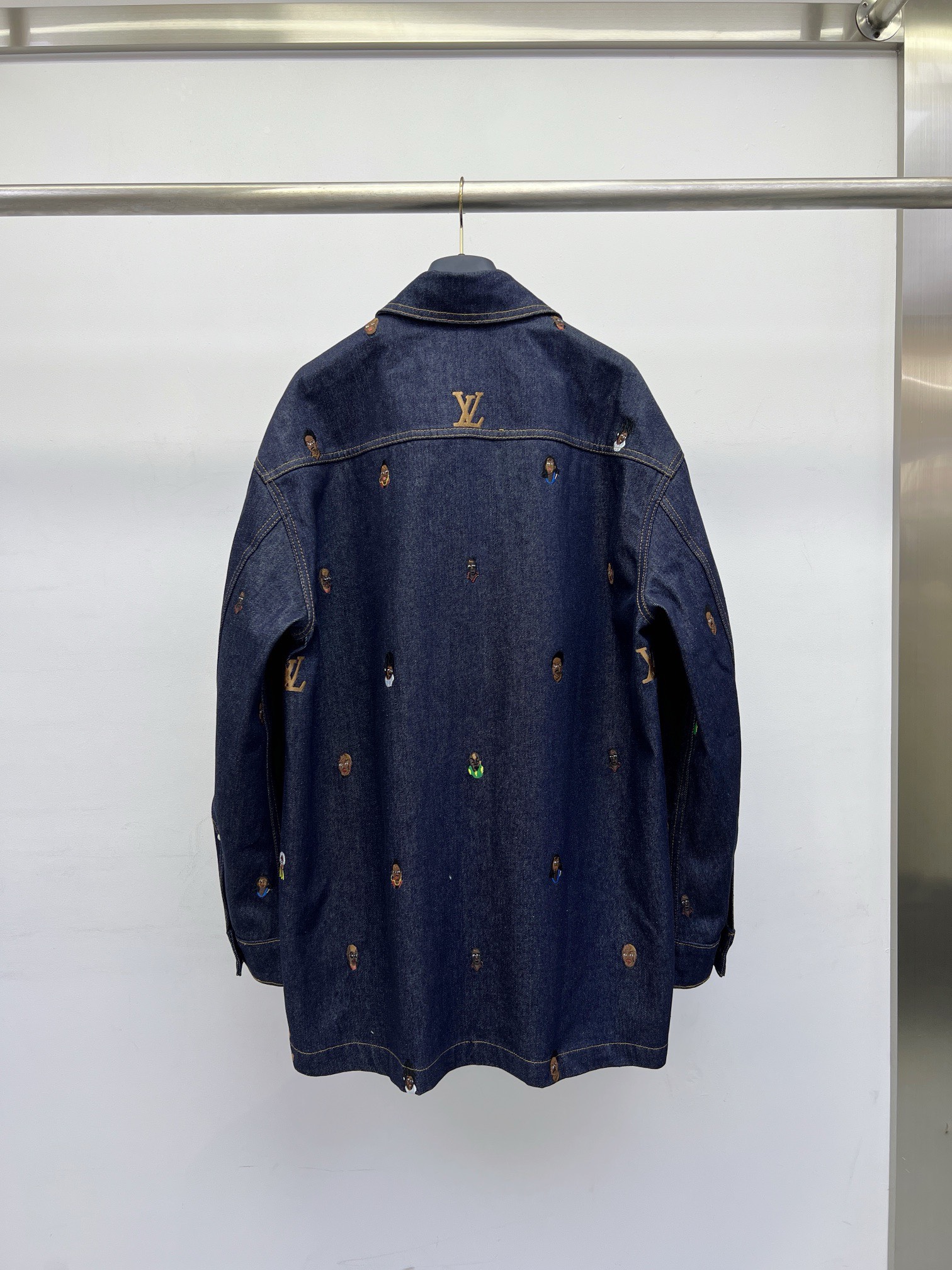 Bagsaaa L0vis Vvtt0n Embroidered Denim Overshirt