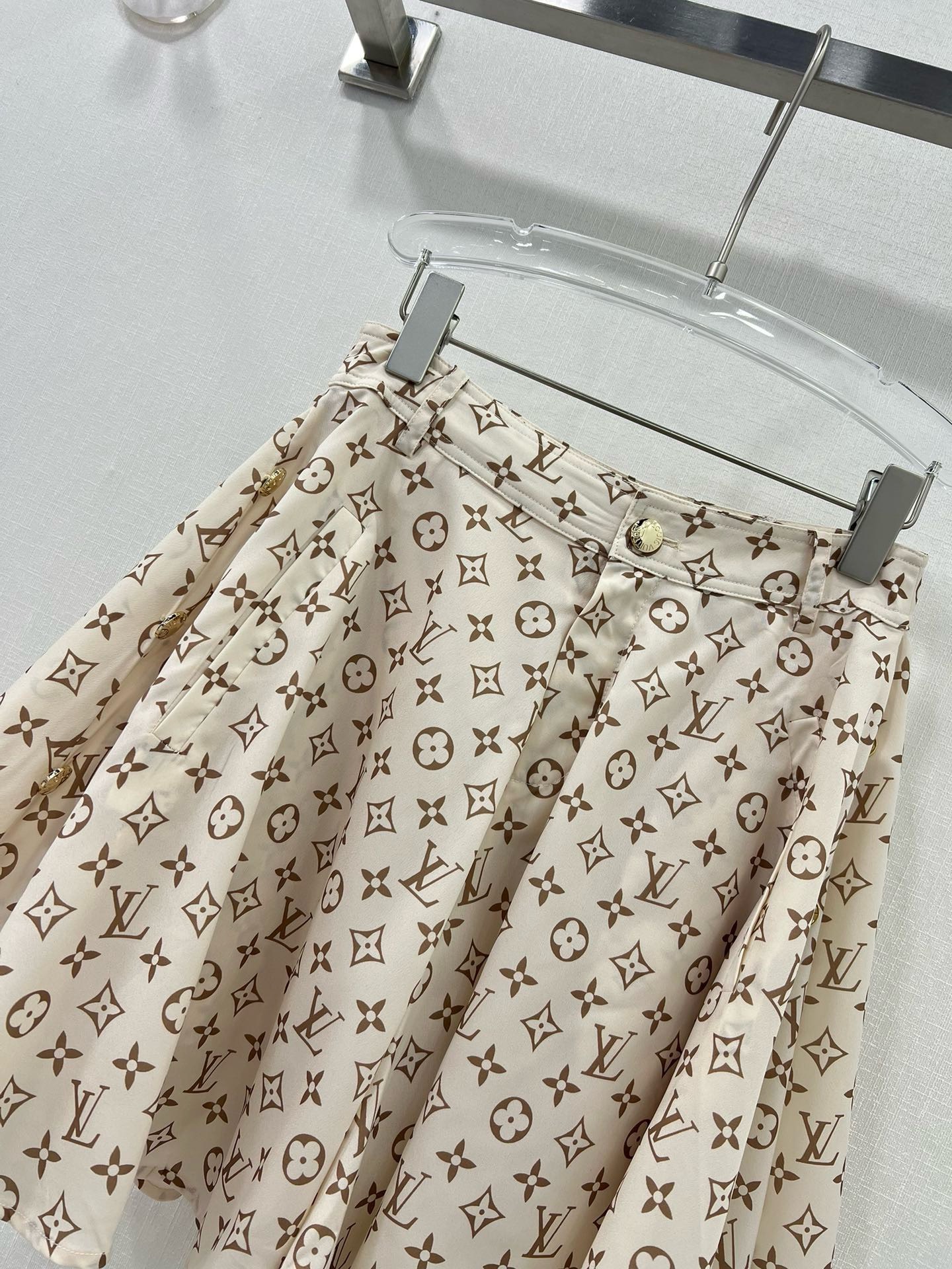 Bagsaaa L0vis Vvtt0n Silk Fabric Monogram Cream Color Short Skirt