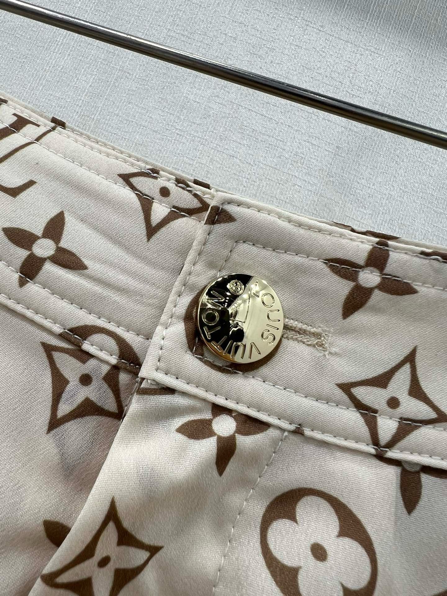 Bagsaaa L0vis Vvtt0n Silk Fabric Monogram Cream Color Short Skirt