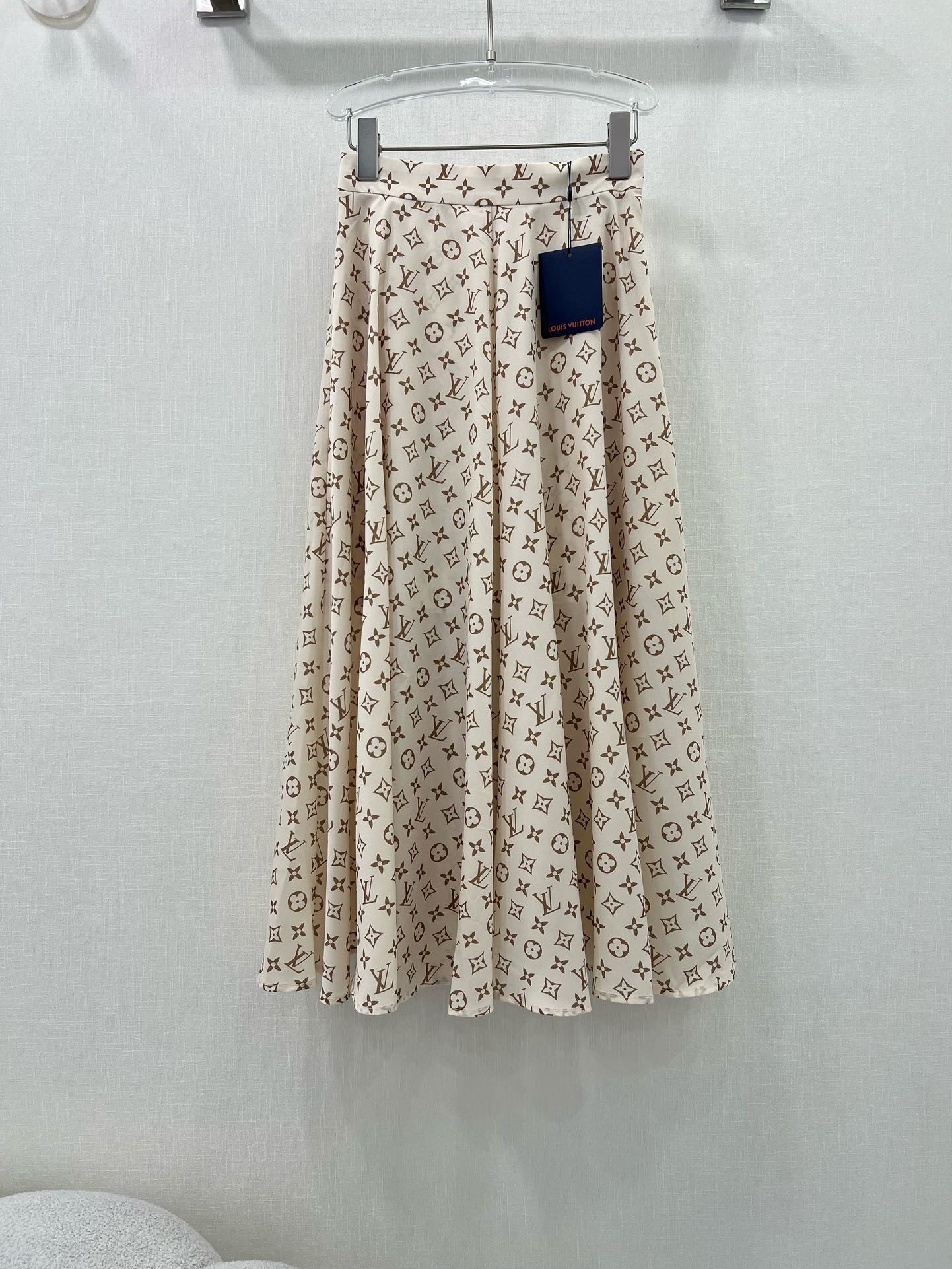 Bagsaaa L0vis Vvtt0n Silk Fabric Monogram Cream Color Long Skirt