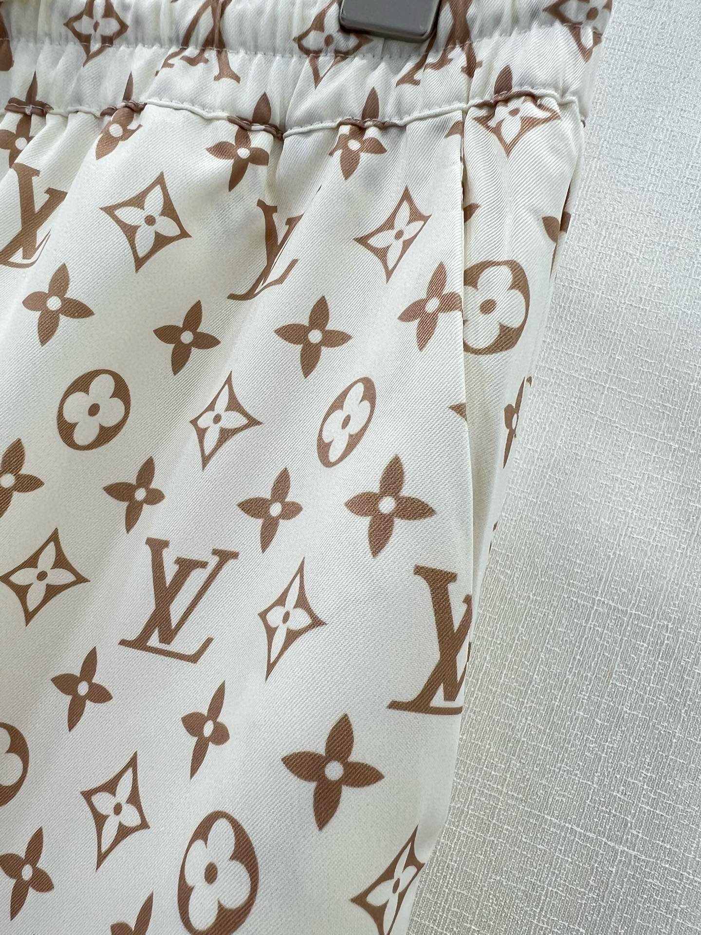 Bagsaaa L0vis Vvtt0n Silk Fabric Monogram Cream Color Pants
