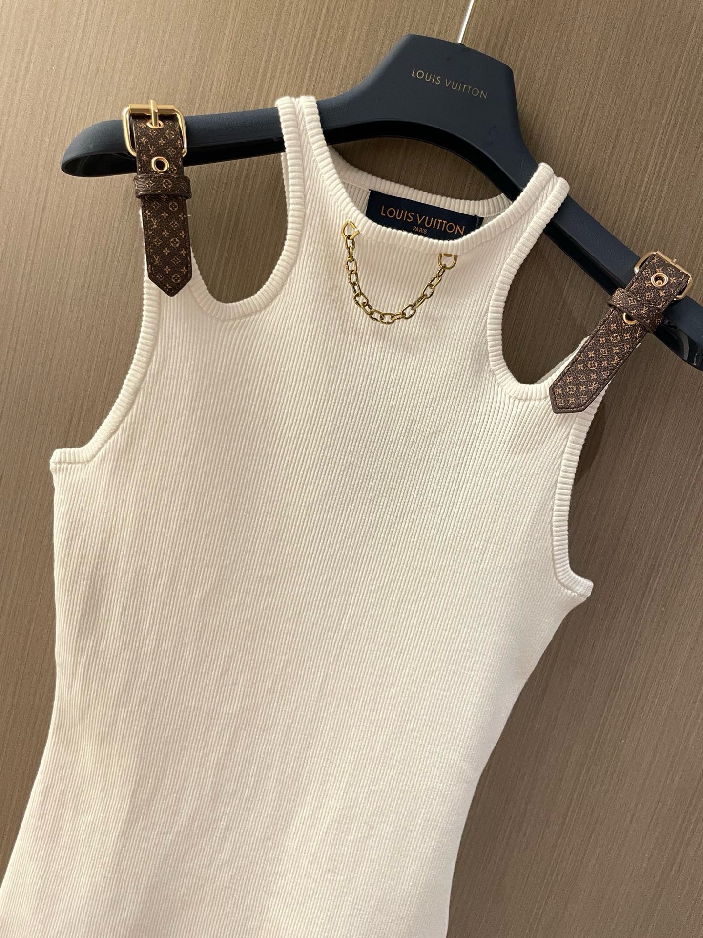 Bagsaaa L0vis Vvtt0n White Eyelet Tab Tank Top