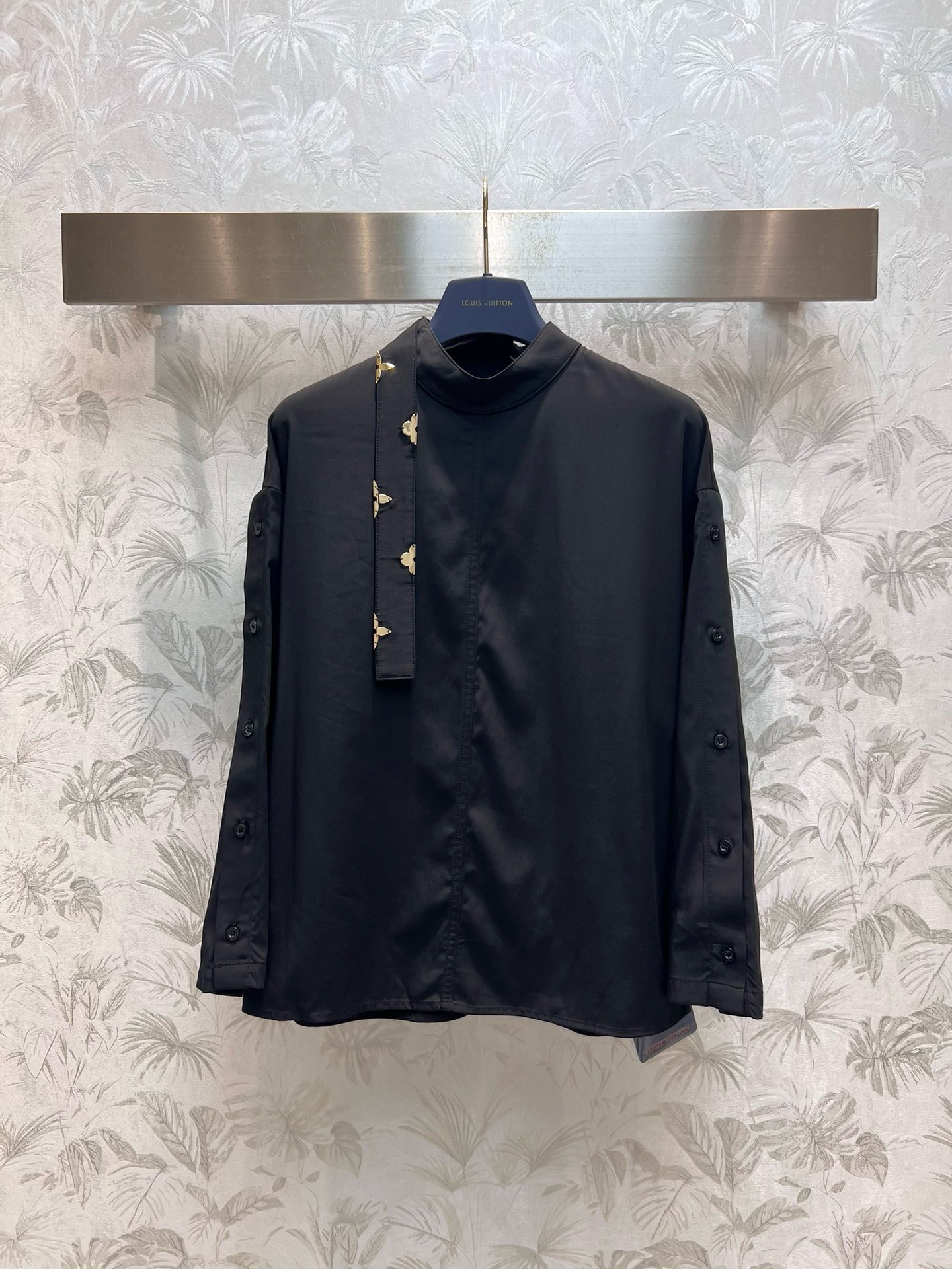 Bagsaaa L0vis Vvtt0n Monogram Lavaliere Button Sleeve Blouse In Black