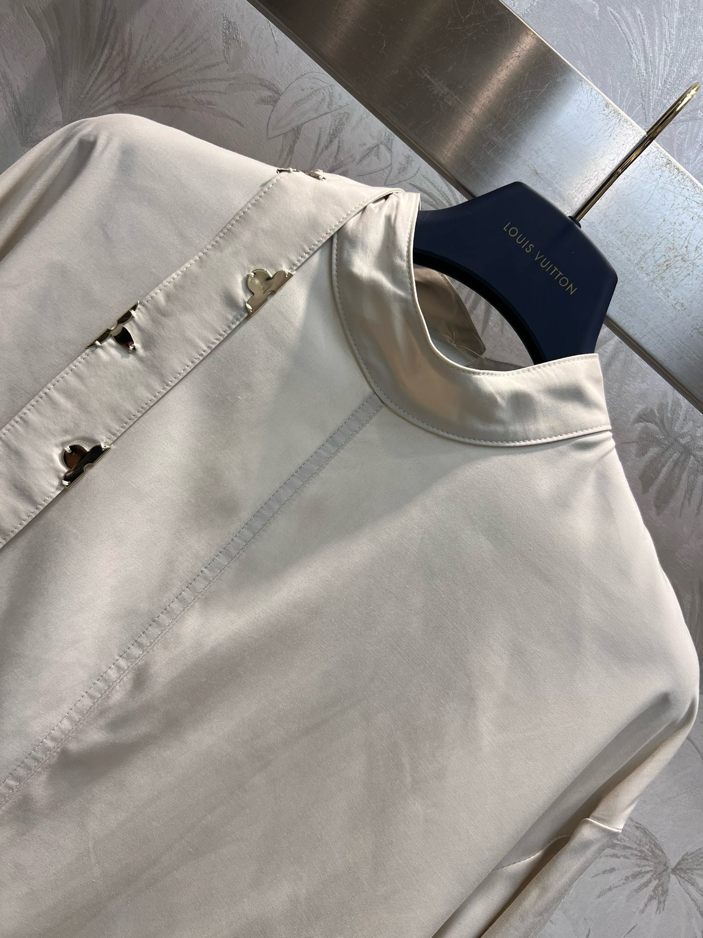 Bagsaaa L0vis Vvtt0n Monogram Lavaliere Button Sleeve Blouse In White
