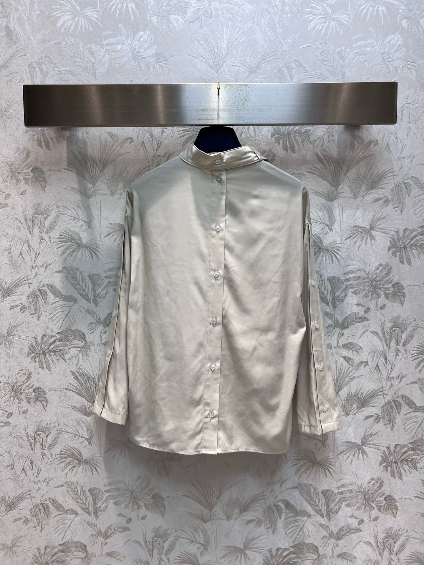 Bagsaaa L0vis Vvtt0n Monogram Lavaliere Button Sleeve Blouse In White