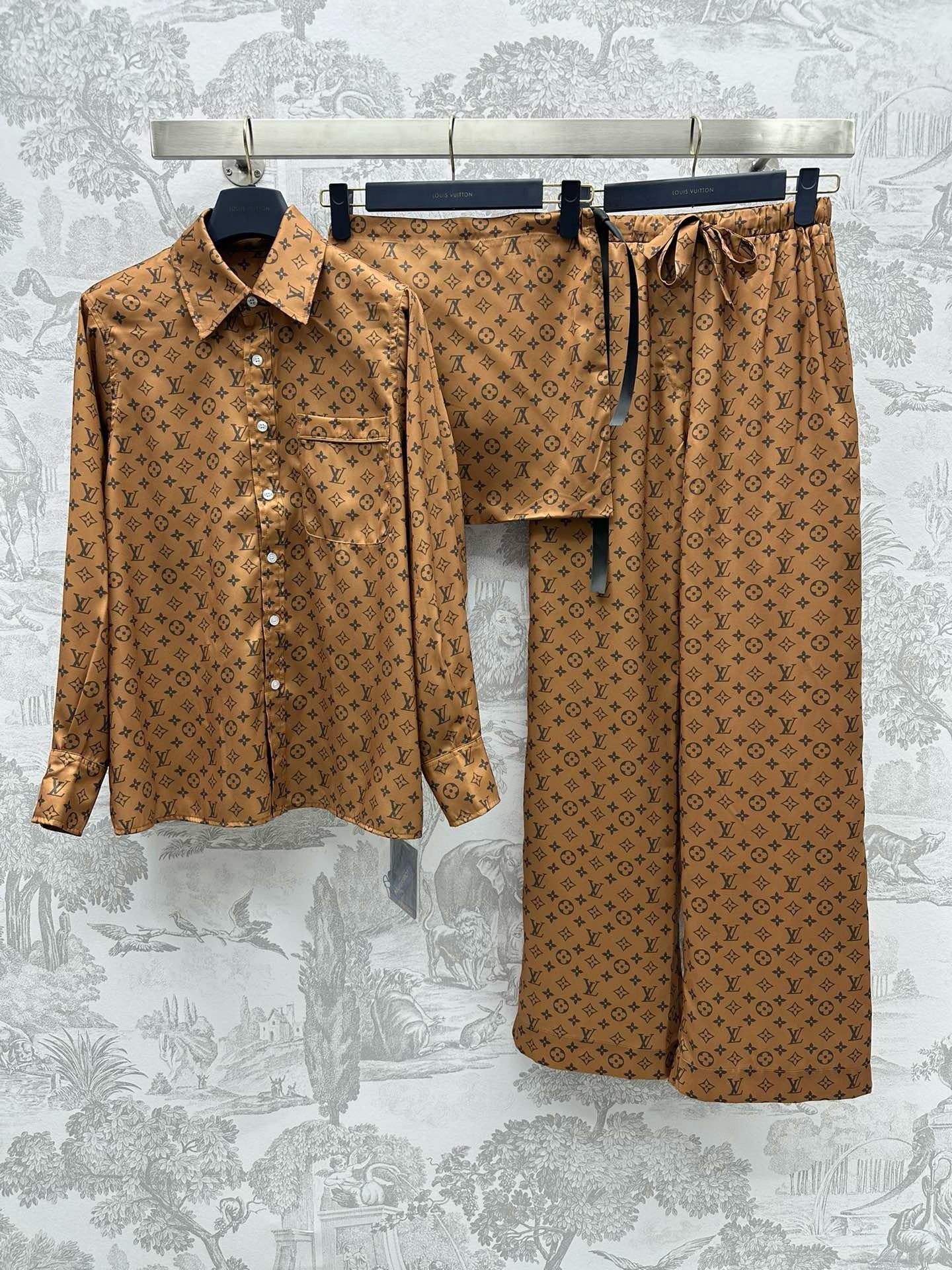 Bagsaaa L0vis Vvtt0n Silk Monogram Set