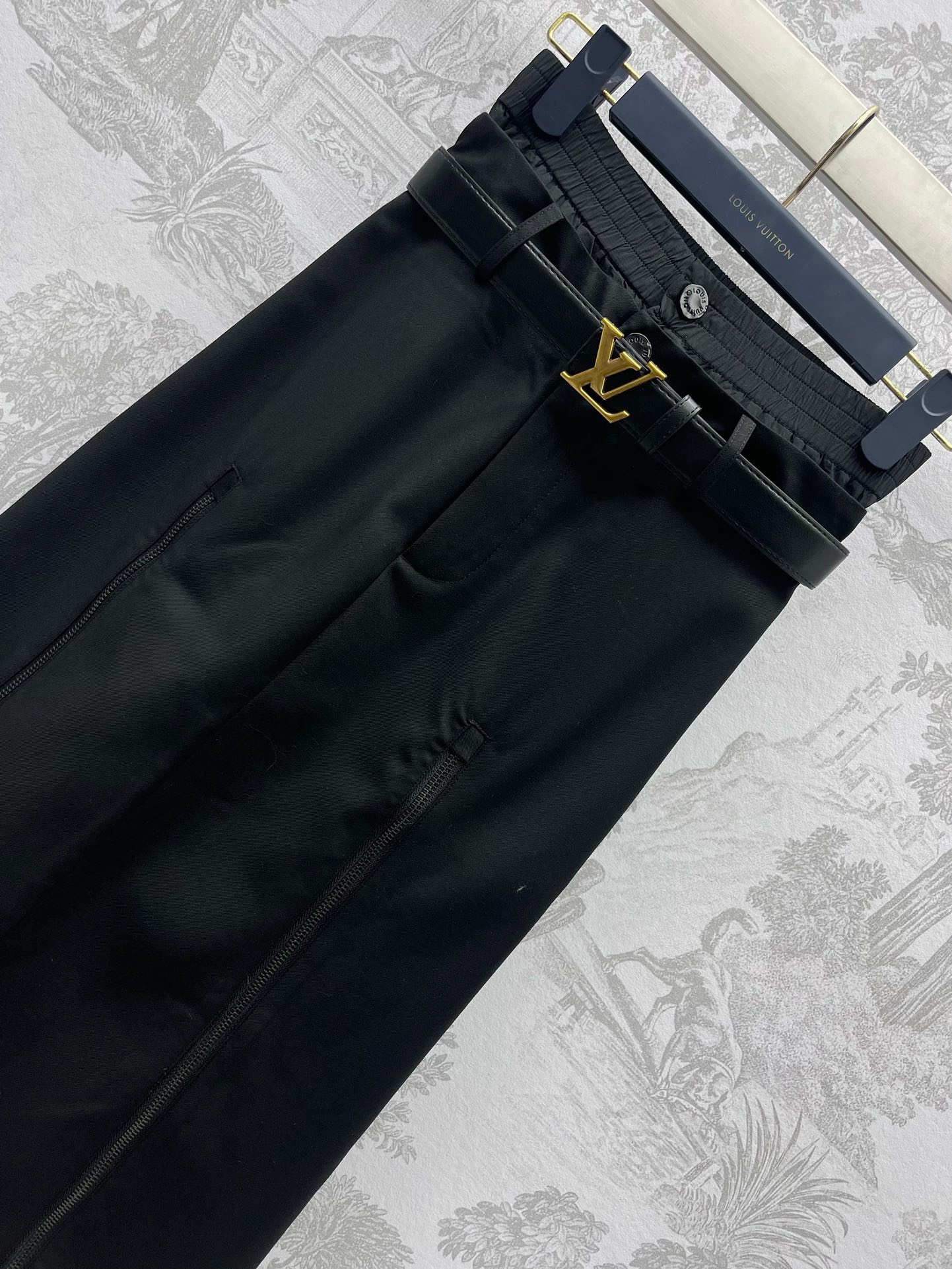 Bagsaaa L0vis Vvtt0n Black With Belt Long Skirt