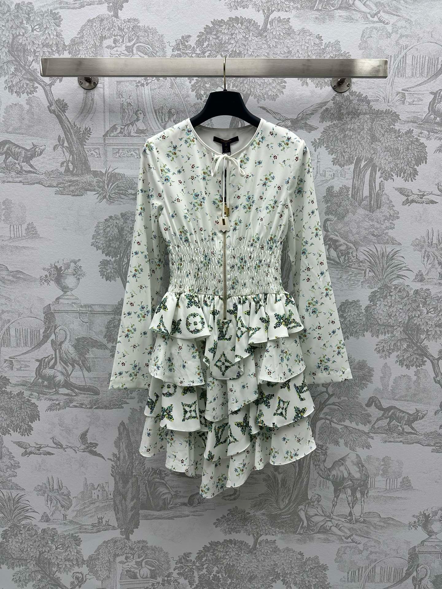 Bagsaaa L0vis Vvtt0n Floral Print Long-Sleeved Tiered Dress