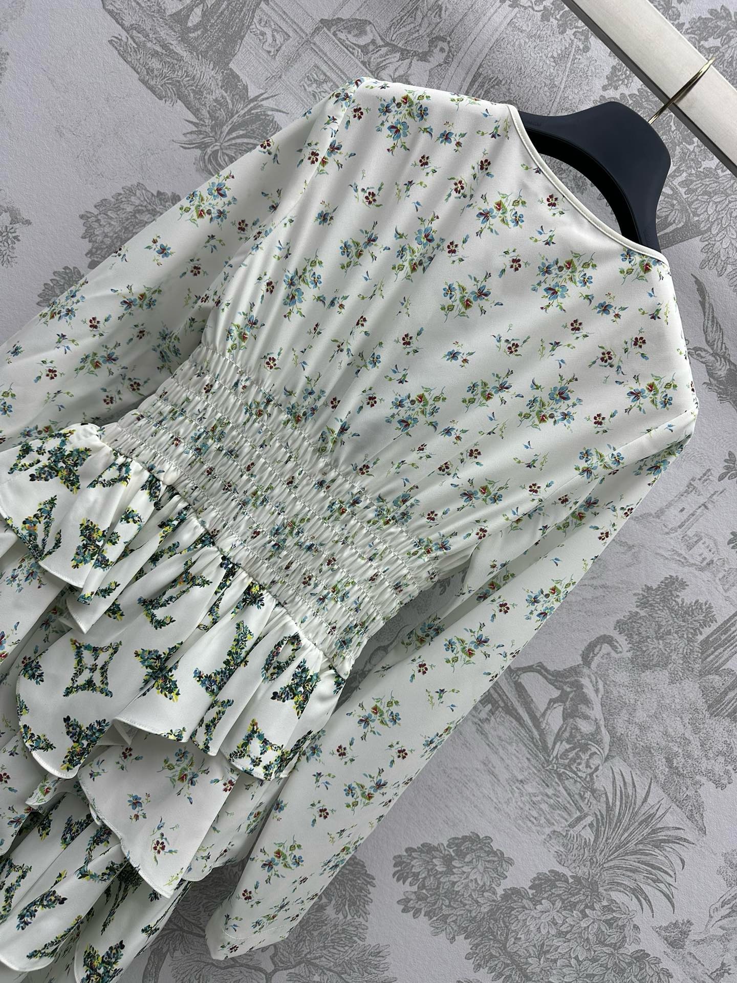 Bagsaaa L0vis Vvtt0n Floral Print Long-Sleeved Tiered Dress