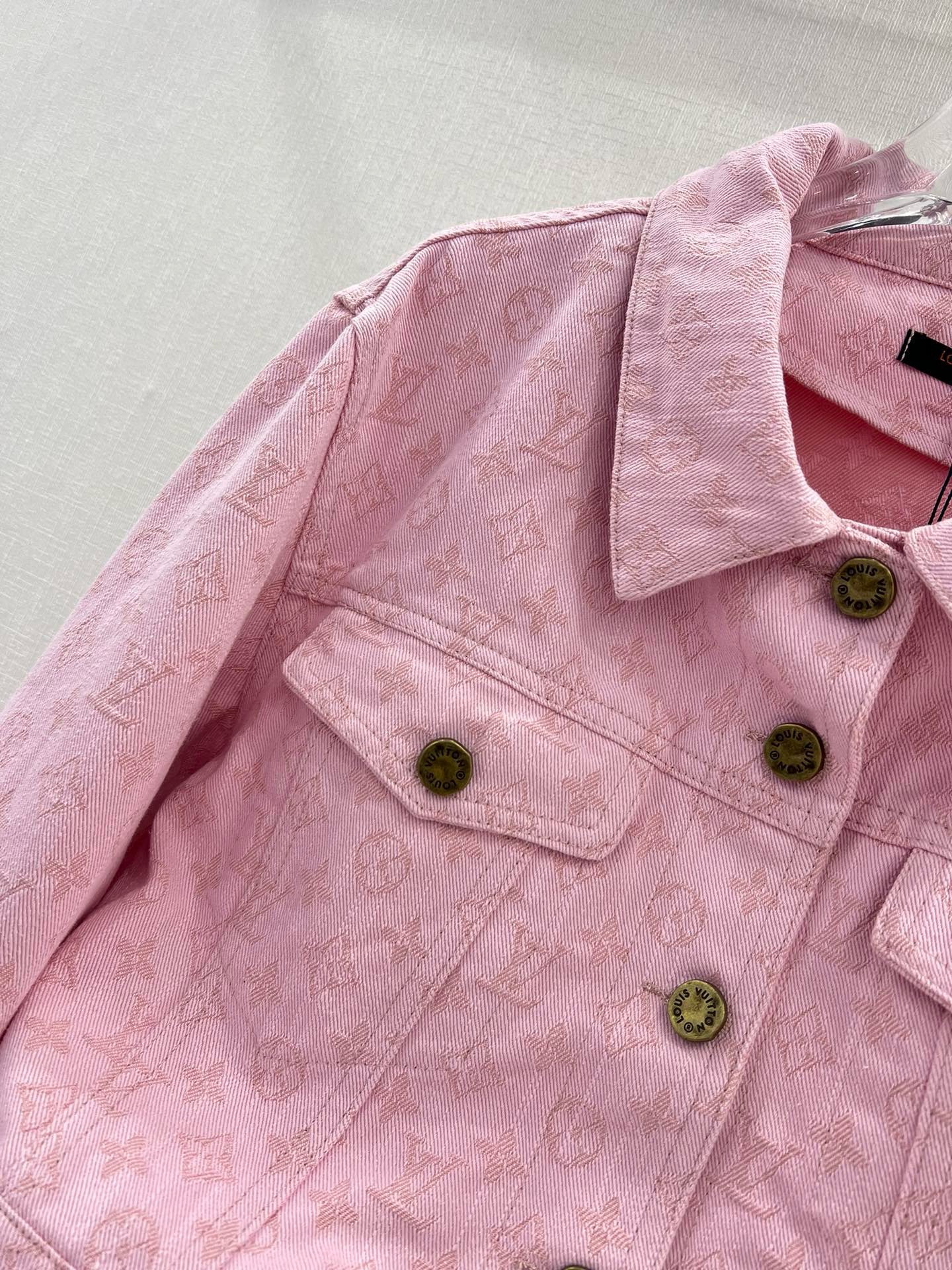 Bagsaaa L0vis Vvtt0n Denim Jacket In Monogram Pink
