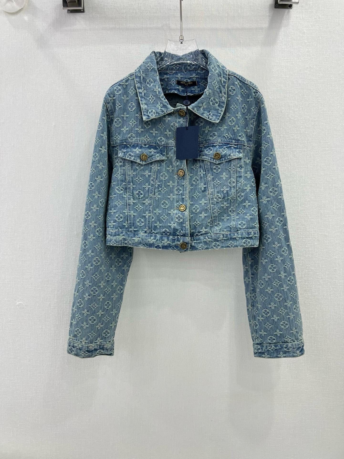 Bagsaaa L0vis Vvtt0n Denim Jacket In Monogram Blue