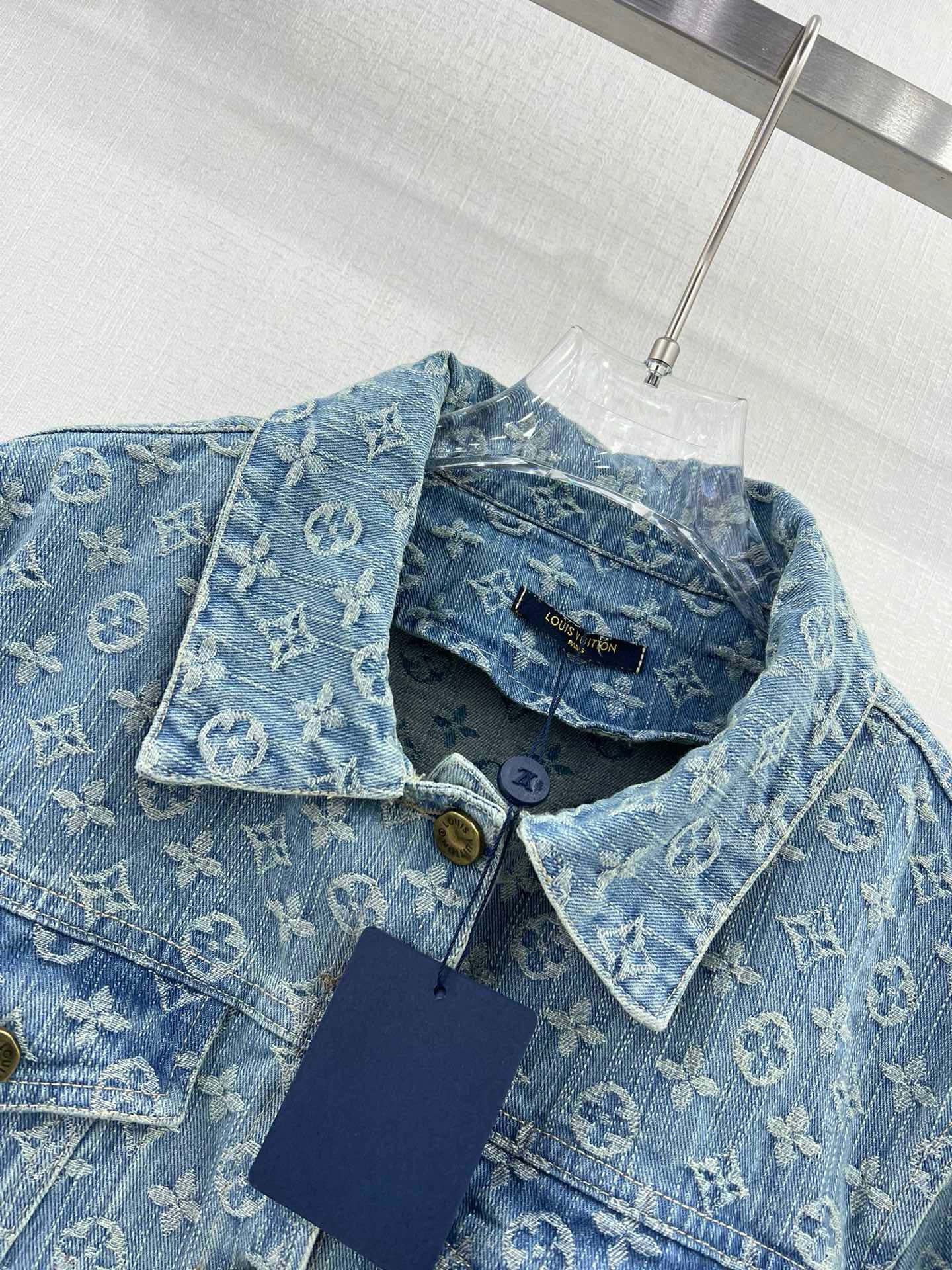 Bagsaaa L0vis Vvtt0n Denim Jacket In Monogram Blue