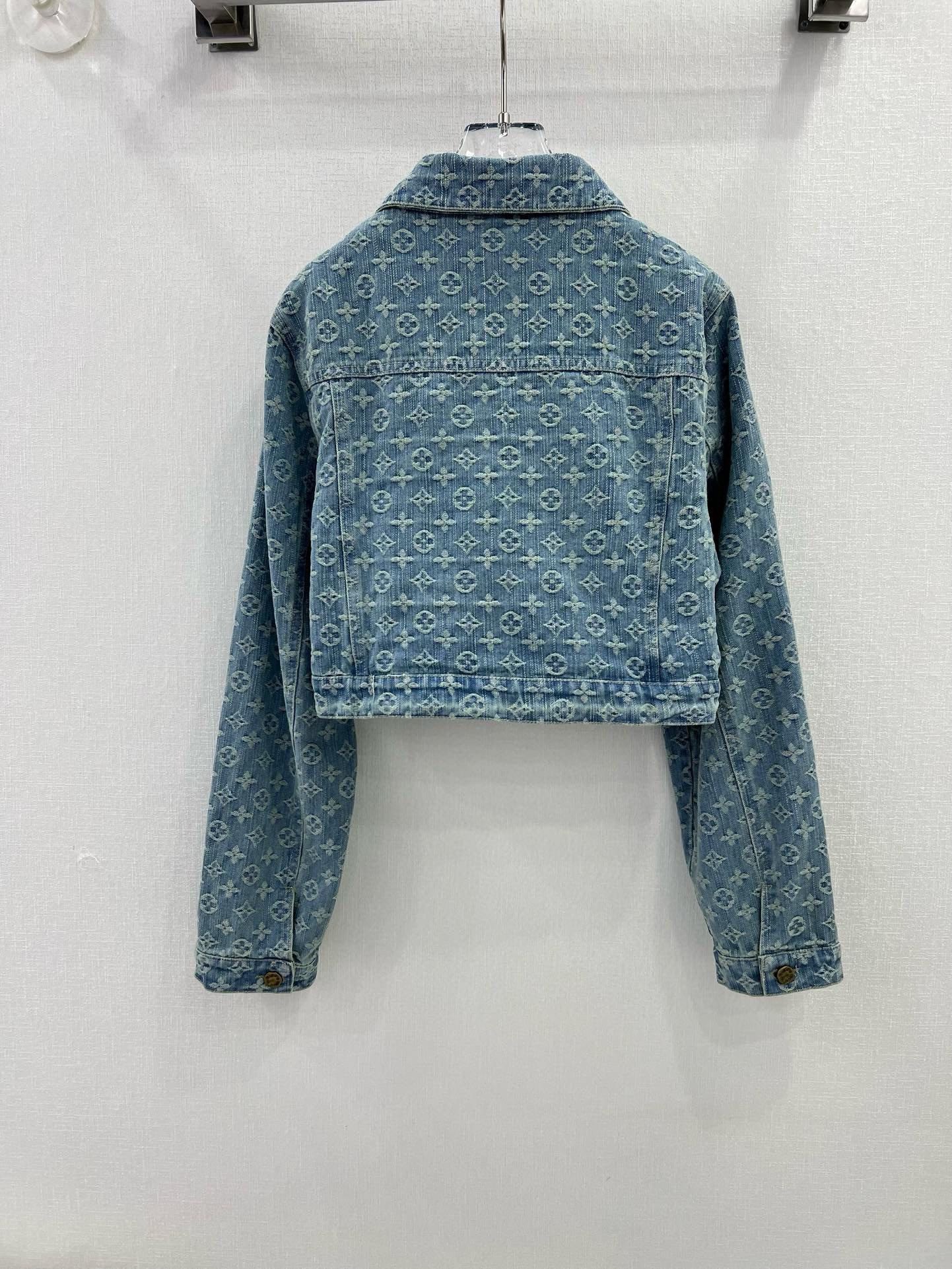 Bagsaaa L0vis Vvtt0n Denim Jacket In Monogram Blue