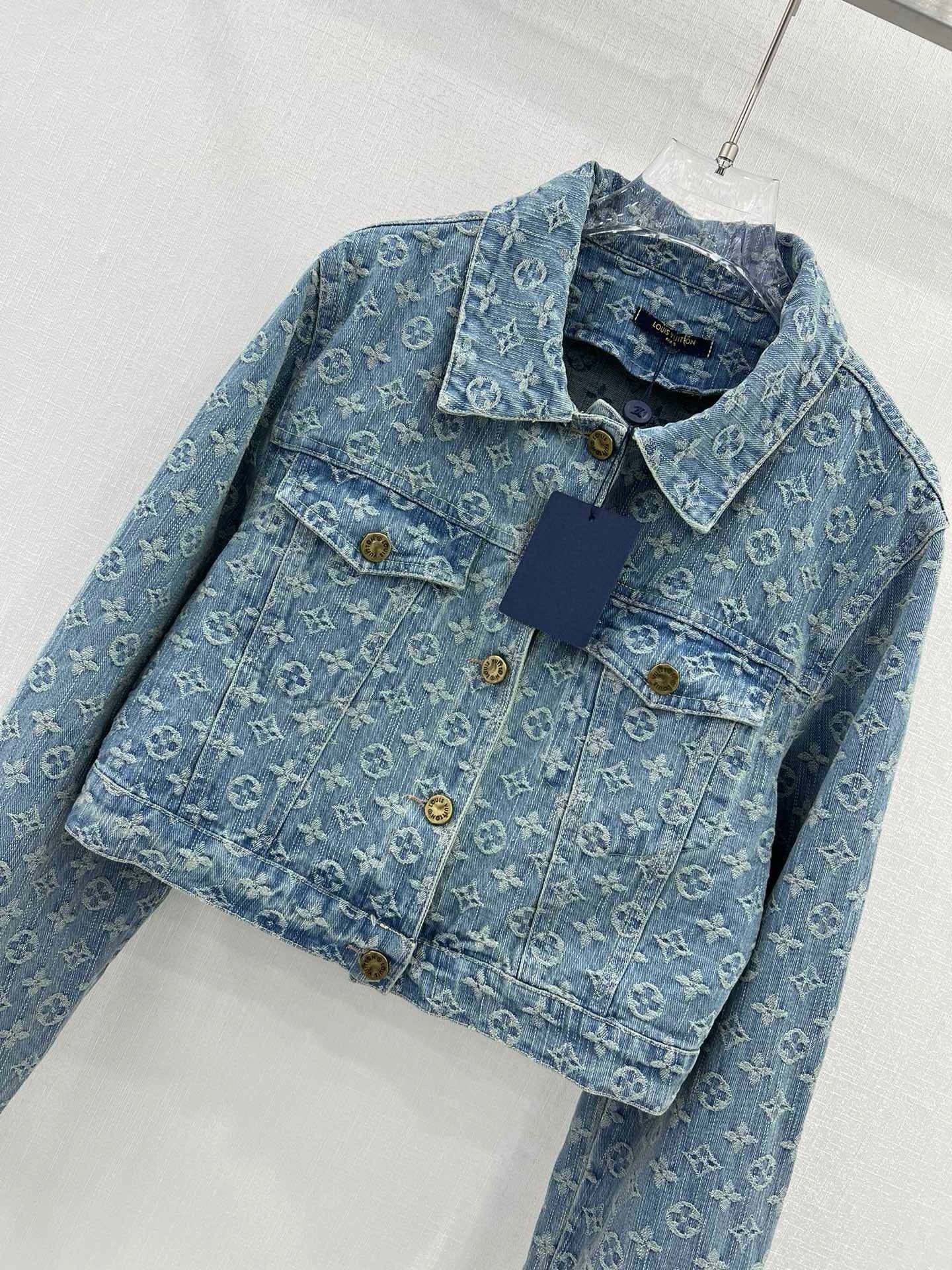 Bagsaaa L0vis Vvtt0n Denim Jacket In Monogram Blue